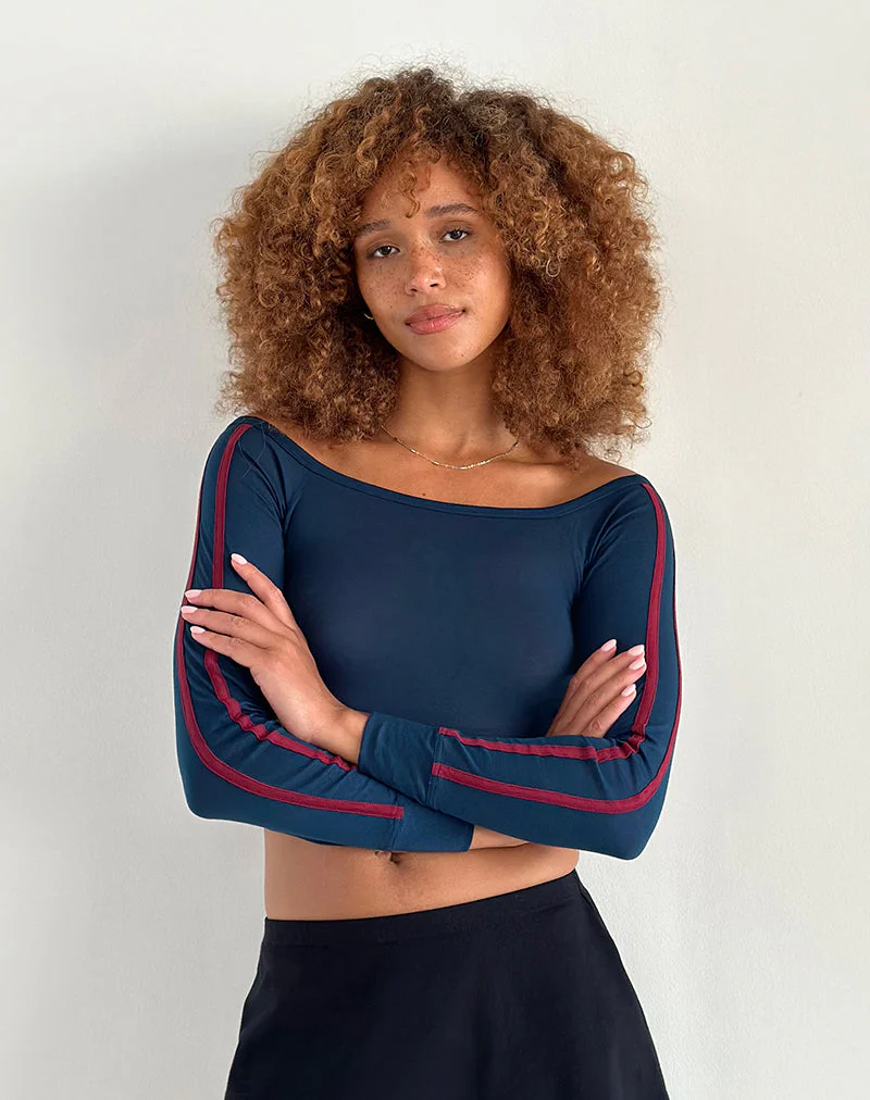 Gavya Bardot Langarm-Top in Navy mit roten Adrenalinstreifen - Image 4