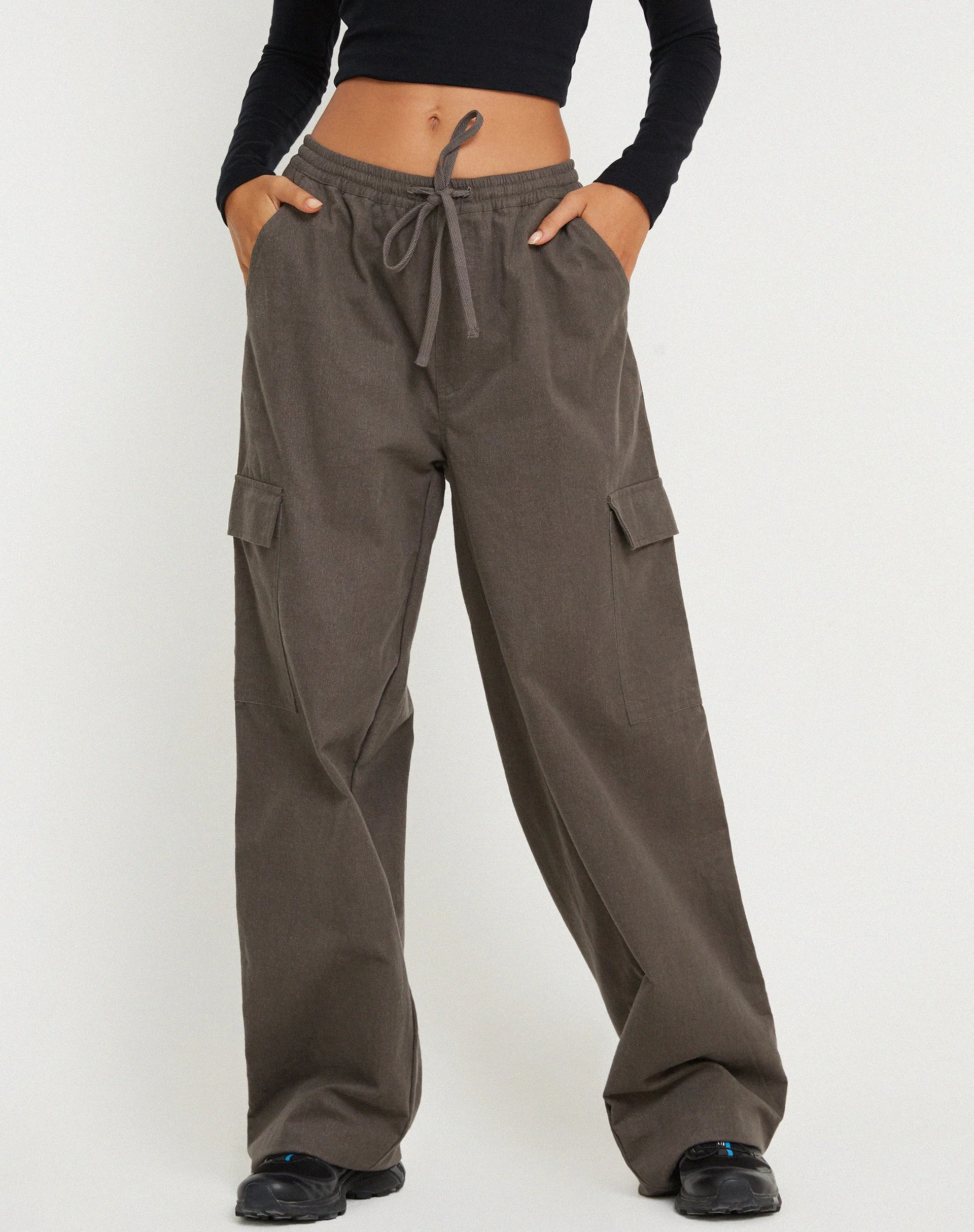Geona Cargohose mit weitem Bein in Dunkelgrau