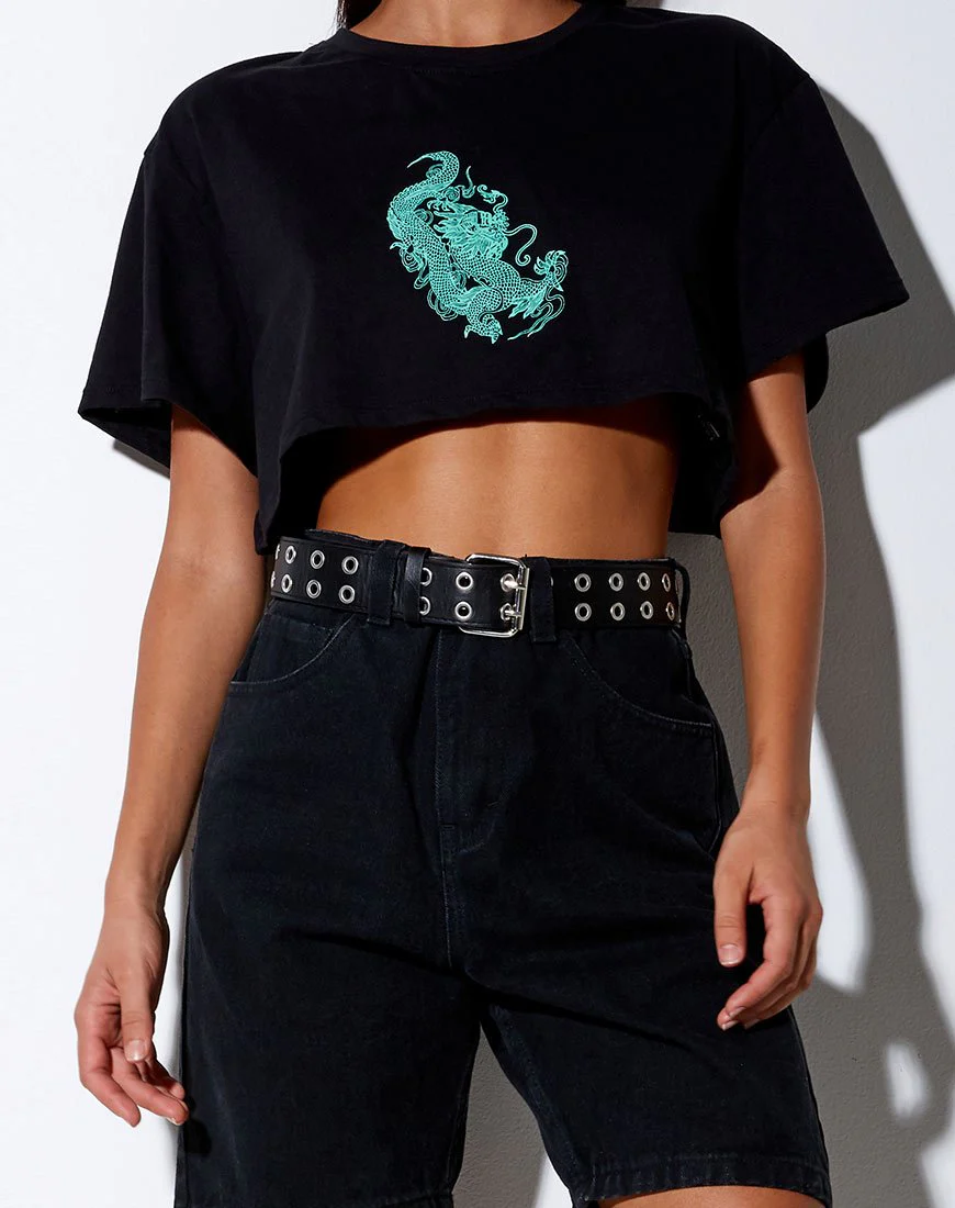 Georgi Cropped Tee in Schwarz und Mint Drachen Platzierung - Image 2