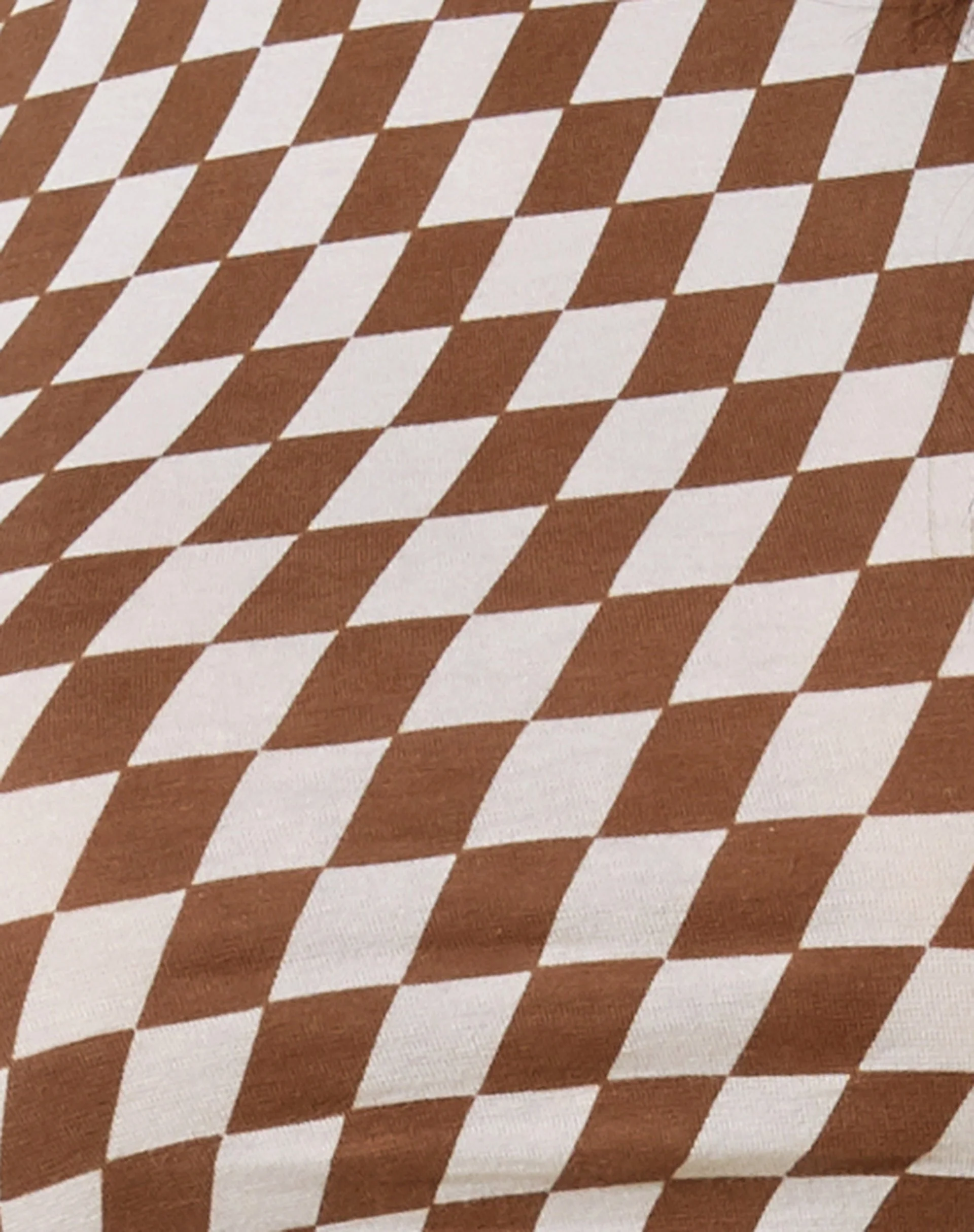 Gimon Crop Top in Diagonal Karo Tan und Elfenbein - Image 6