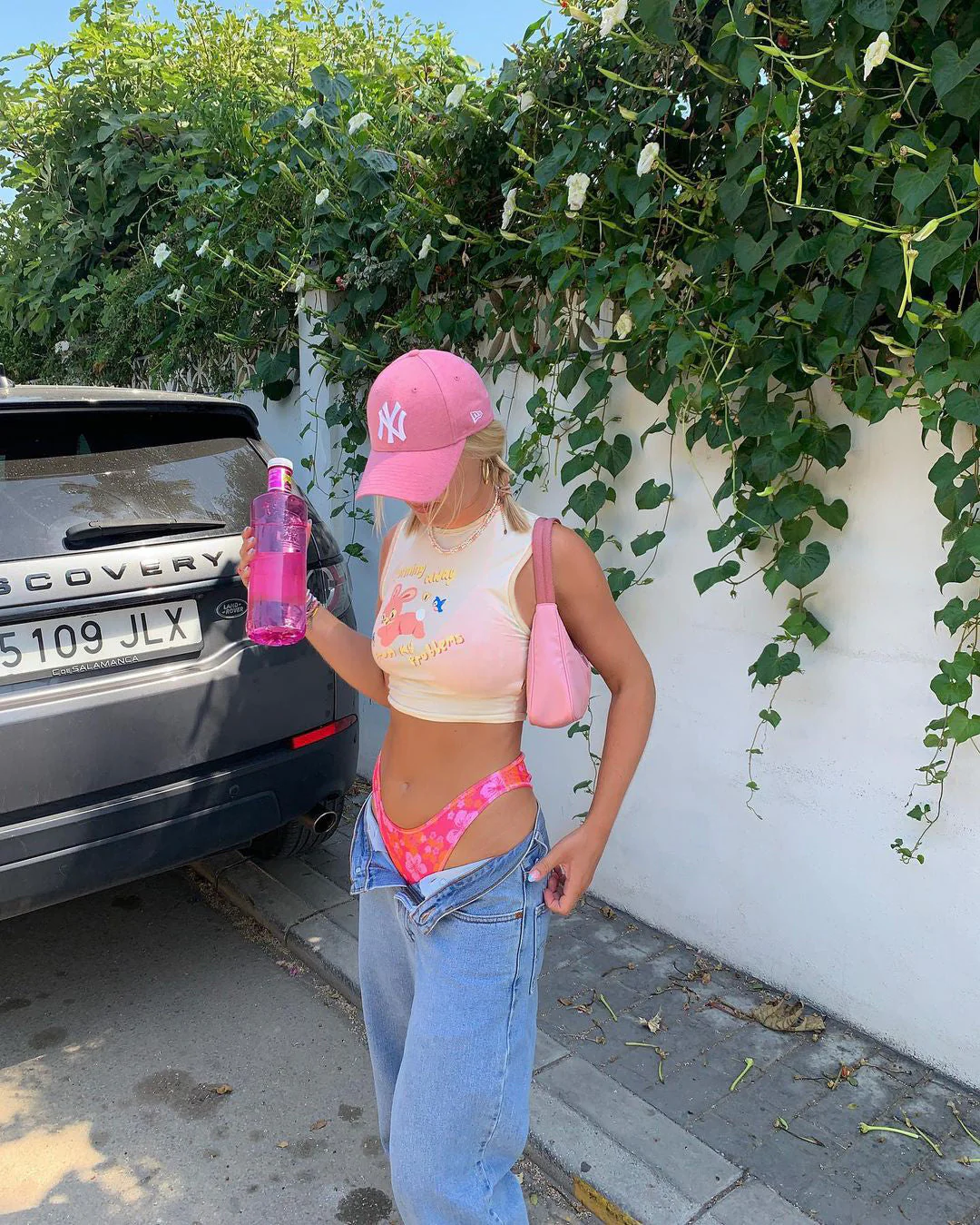 Gimon Crop Top in Buttercreme Running Away - Image 9