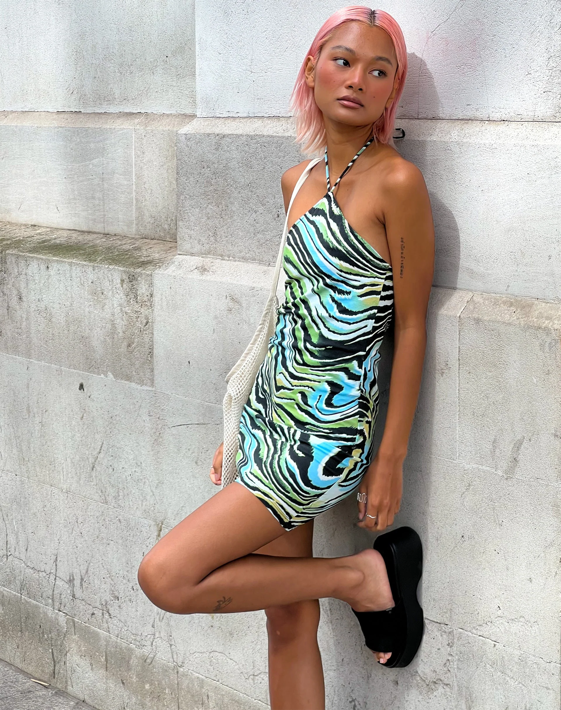 Giori Minikleid in Warped Zebra Blau - Image 3