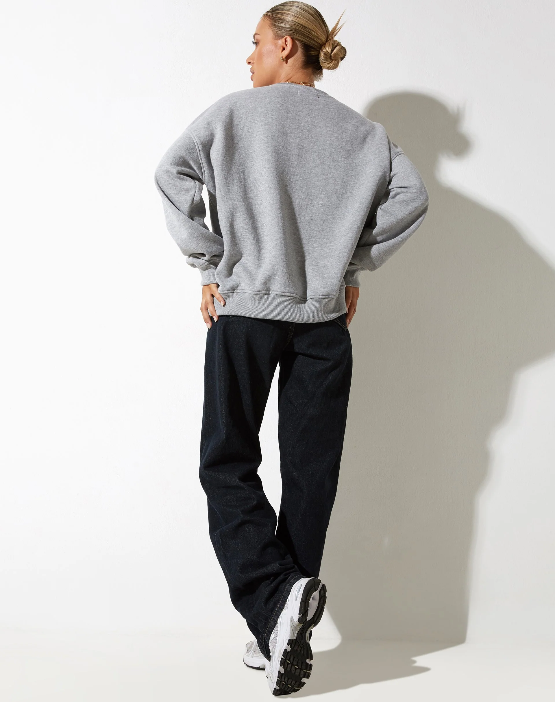 Glan Sweatshirt in Grau meliert mit 'M Classics'-Stickerei - Image 5