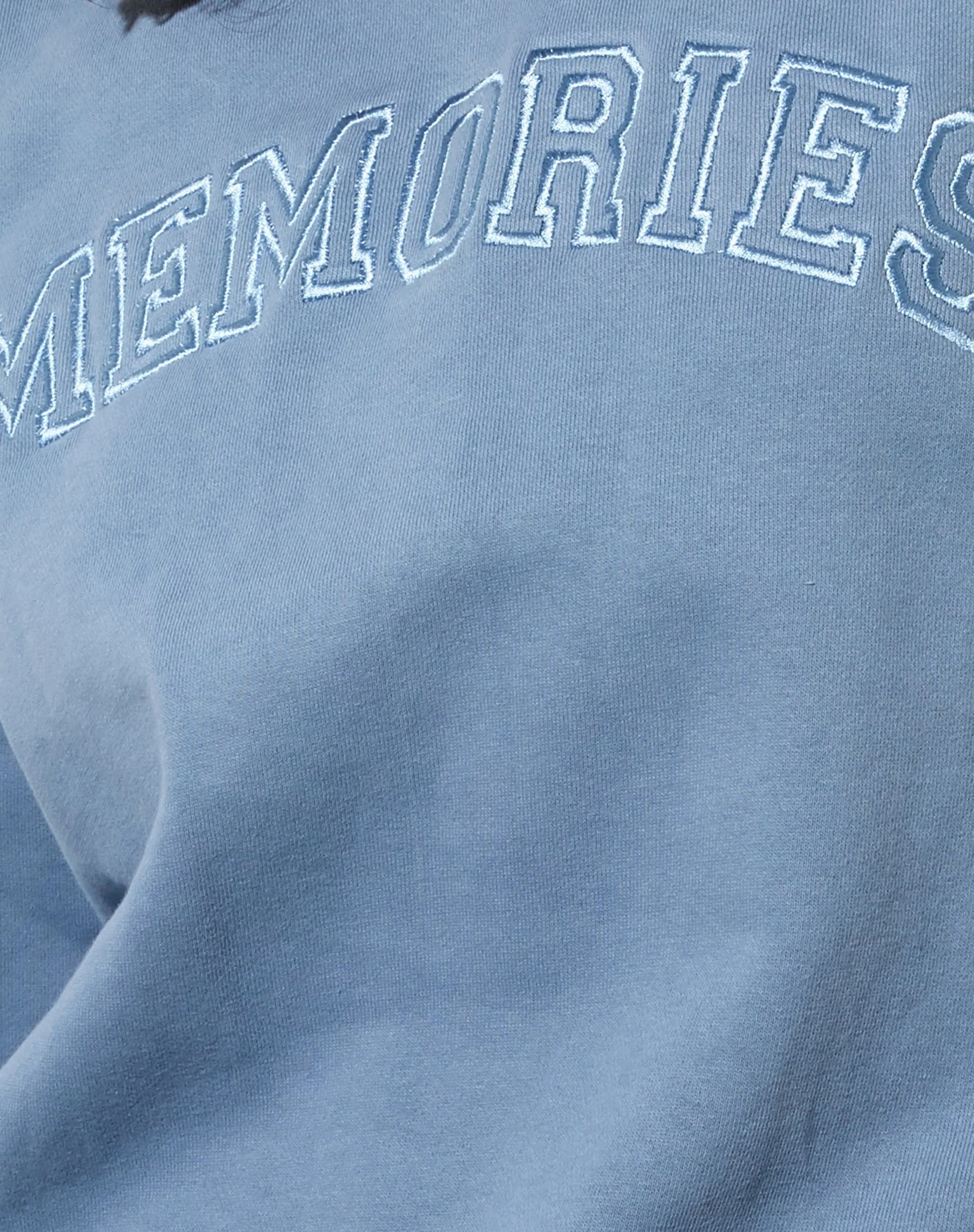 Glo Sweatshirt in Powder Blue Erinnerungen Stickerei - Image 6
