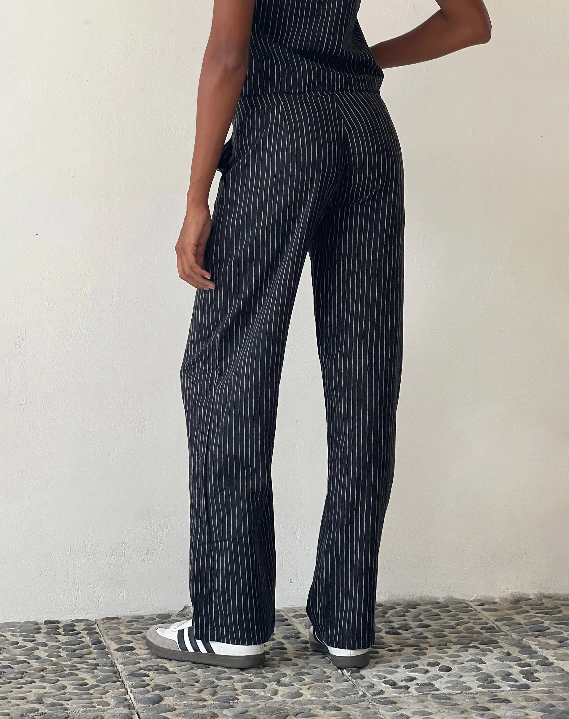 MOTEL X JACQUIE Graba Straight Leg Hose in Sketchy Stripe Schwarz - Image 3