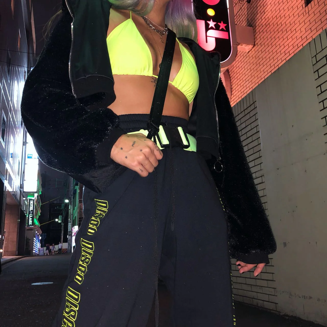 Gwen Bralet in Neongelb - Image 3