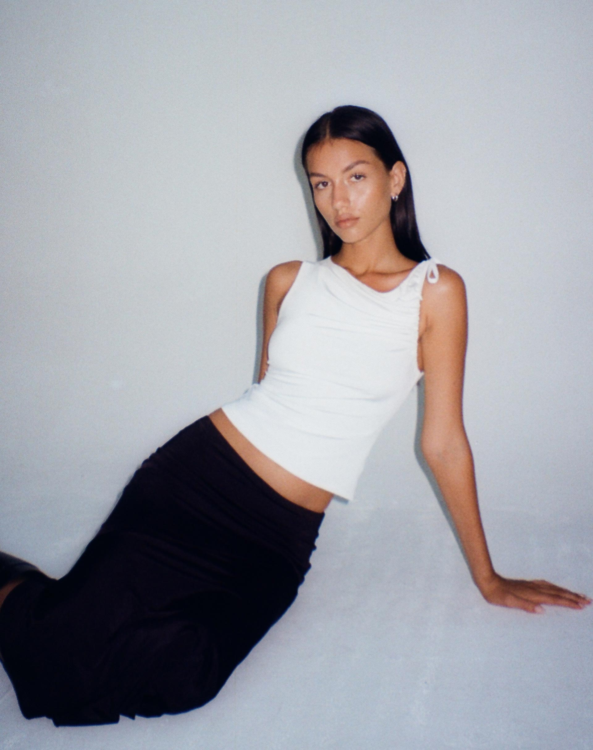 Hagne Crop Vest Oberteil in Off White - Image 2