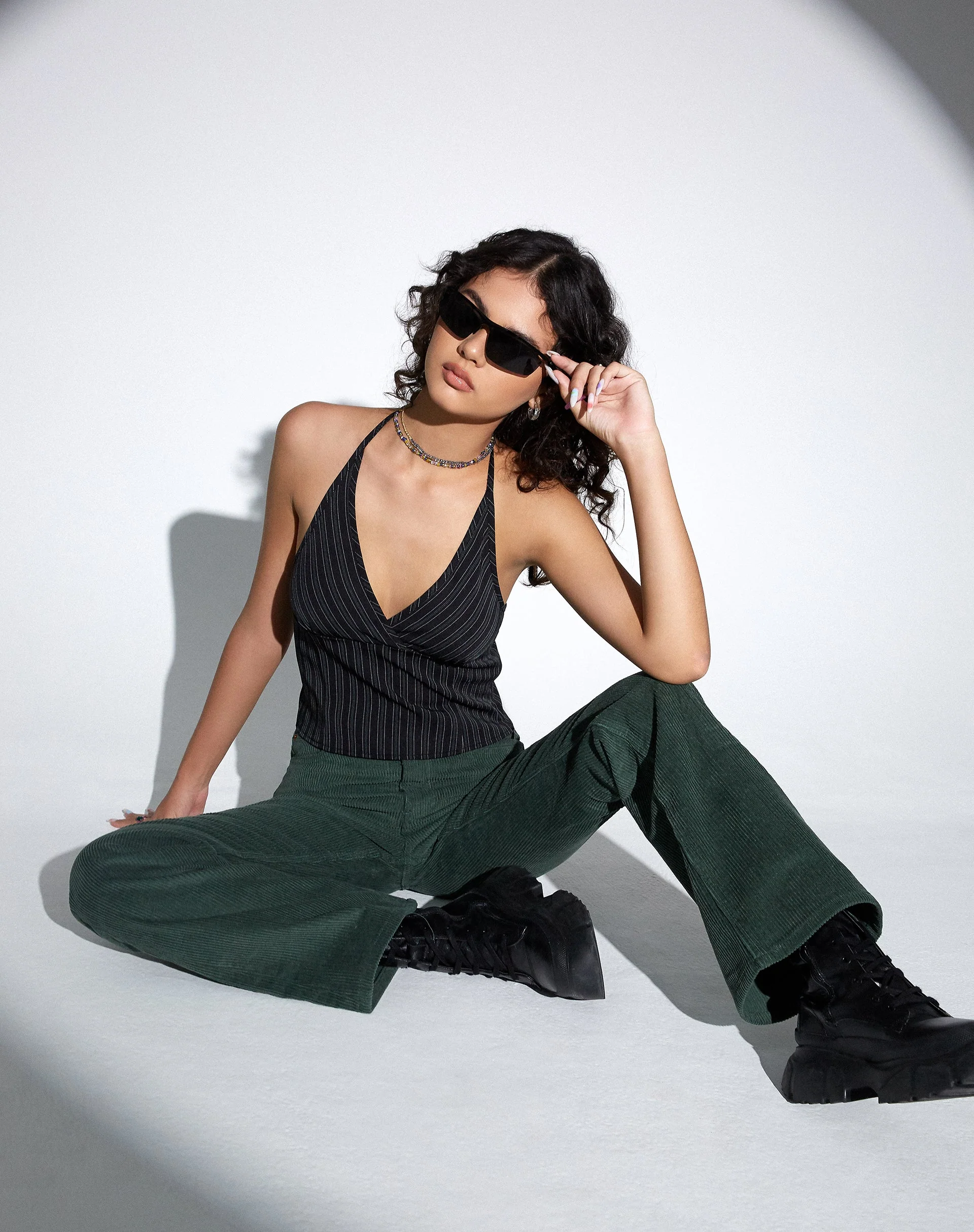 MOTEL X OLIVIA NEILL Hajra Halter Top in unregelmäßigen Streifen Schwarz - Image 6