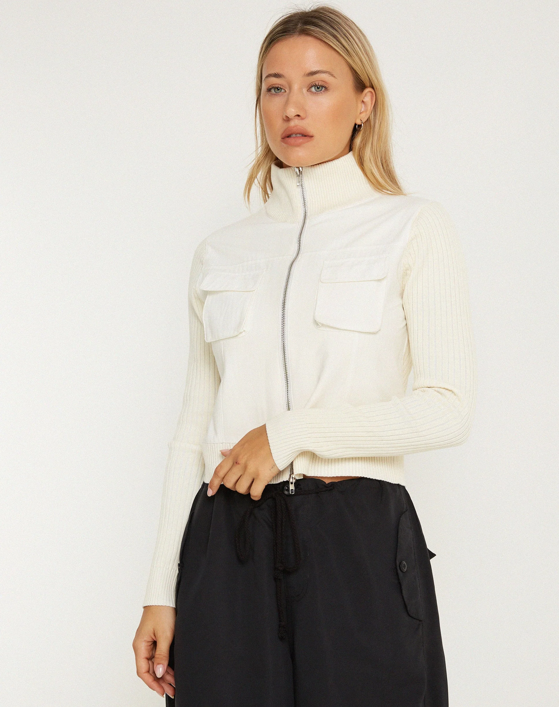 Hansol Zip Up Cardi in Elfenbein - Image 4