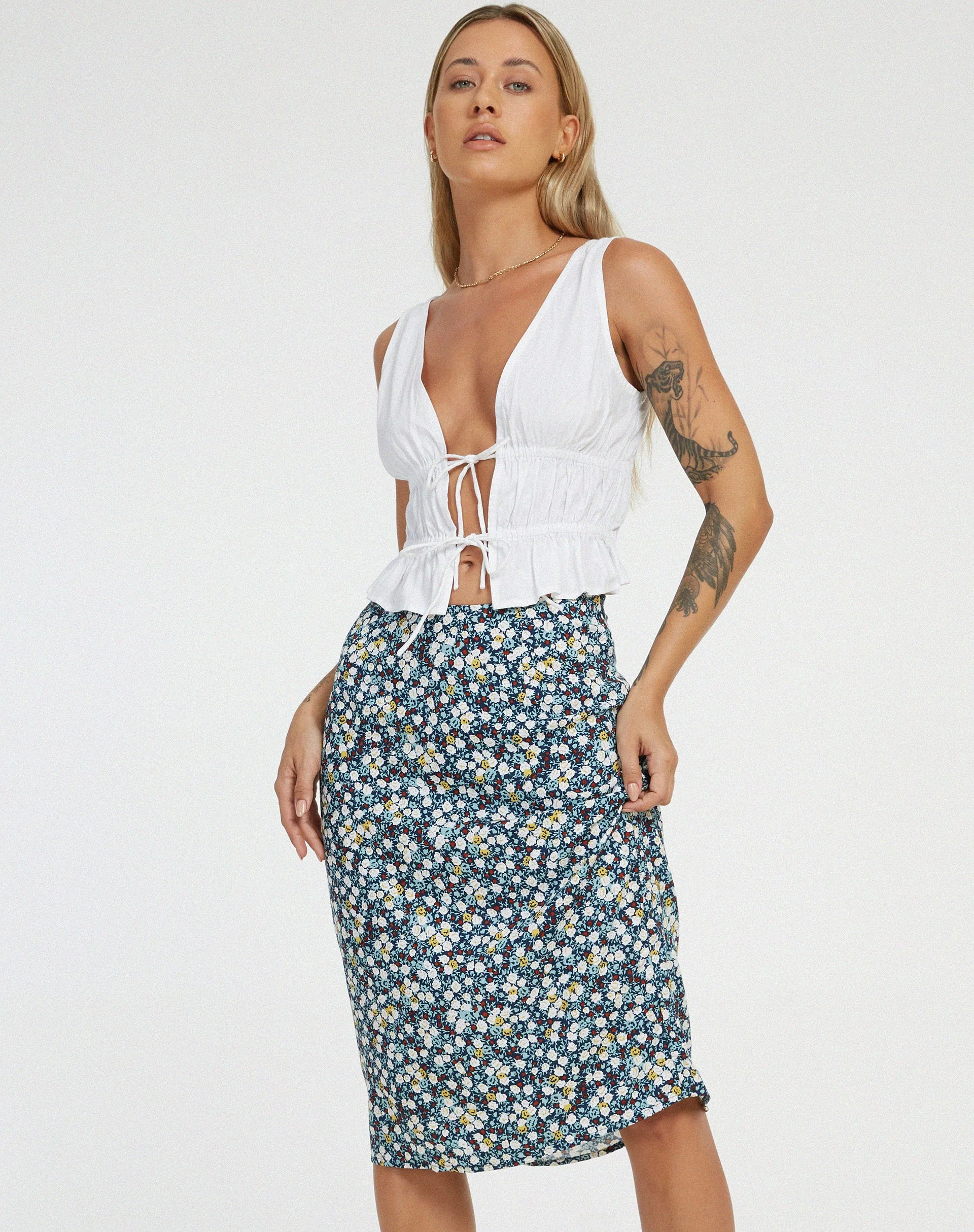 Harriet Midirock in Floral Field Navy - Image 3