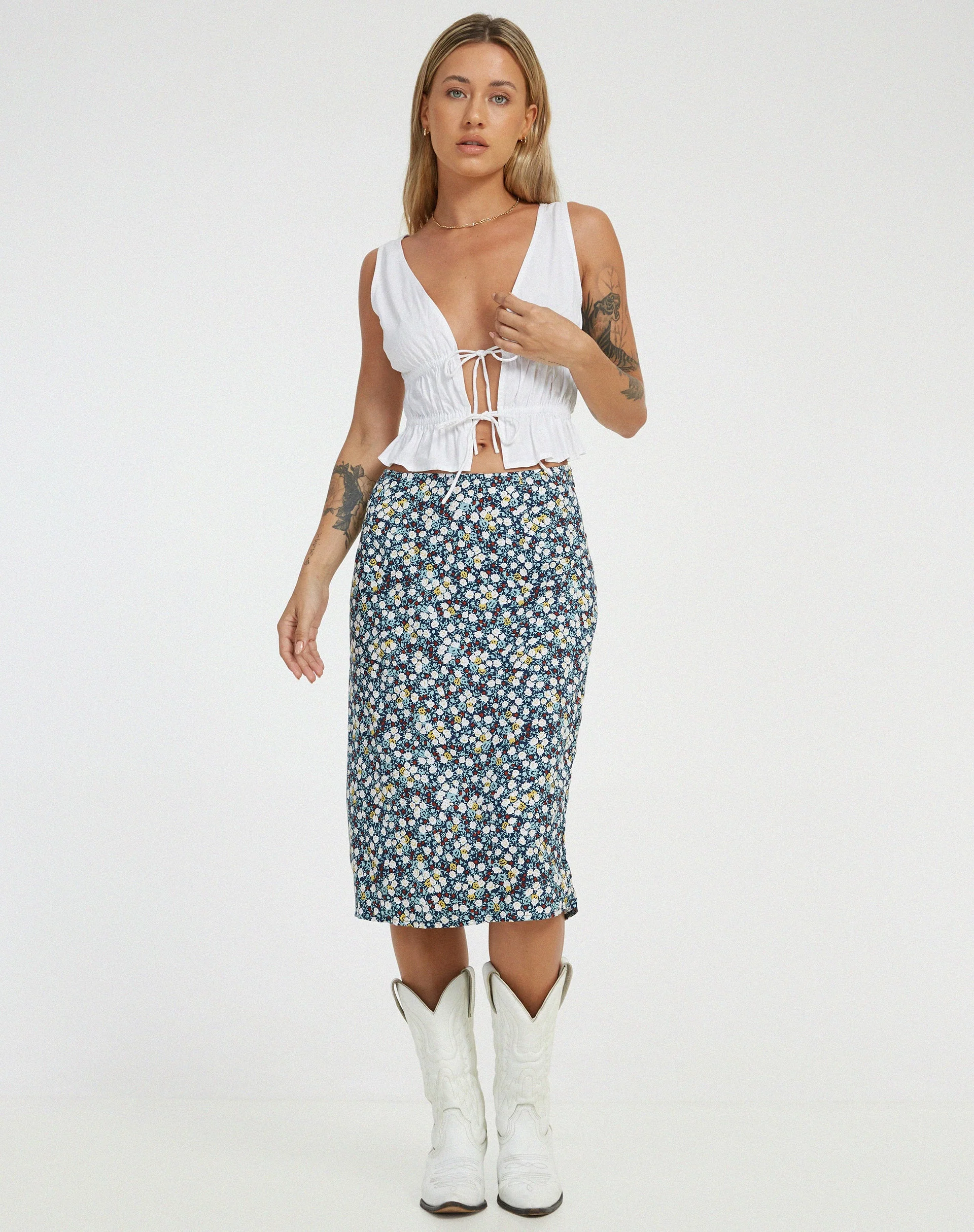 Harriet Midirock in Floral Field Navy - Image 4
