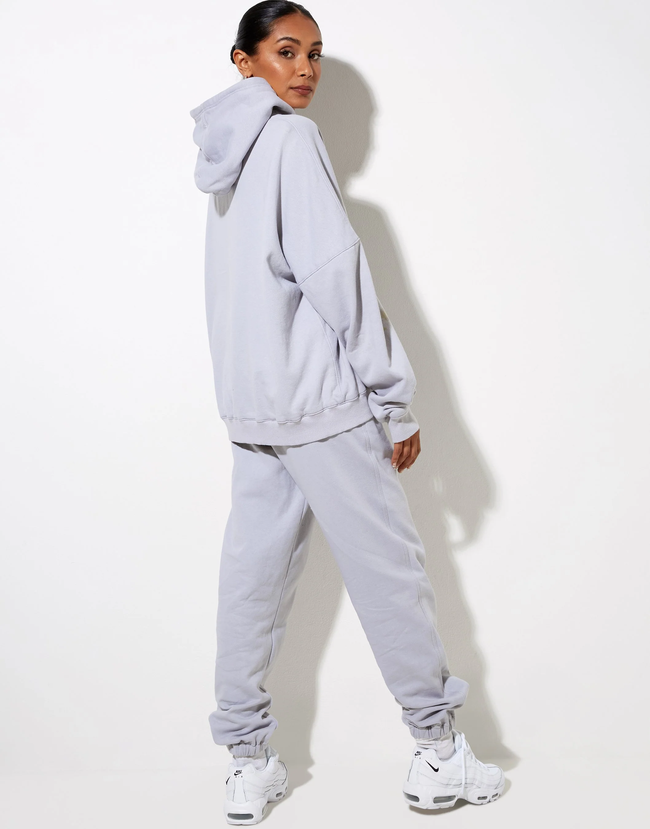 Hollack Hoodie in Lunar Rock mit Motel Work Clothing Label Stickerei - Image 6