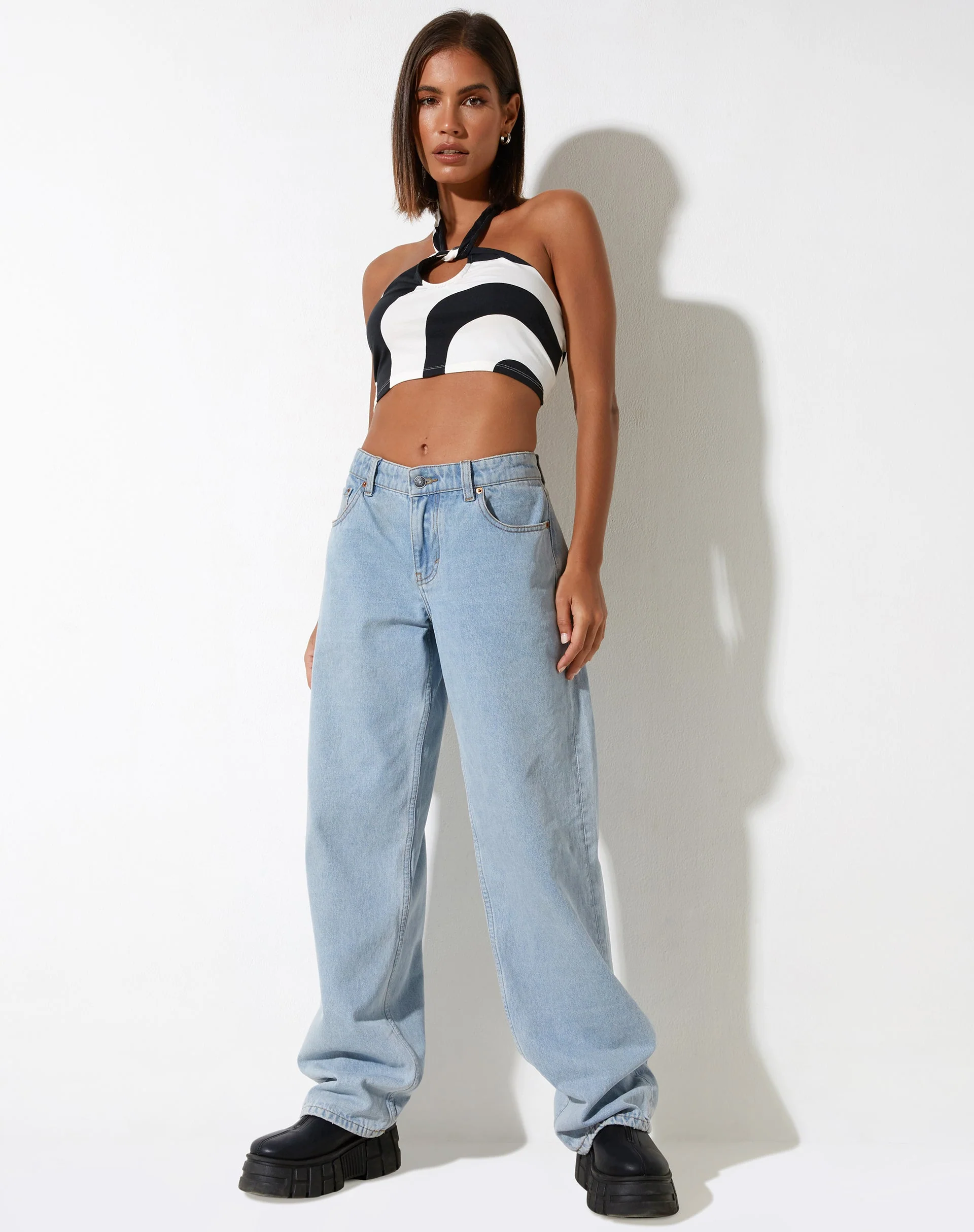 Iamah Crop Top in Optic Swirl Schwarz und Weiß - Image 4