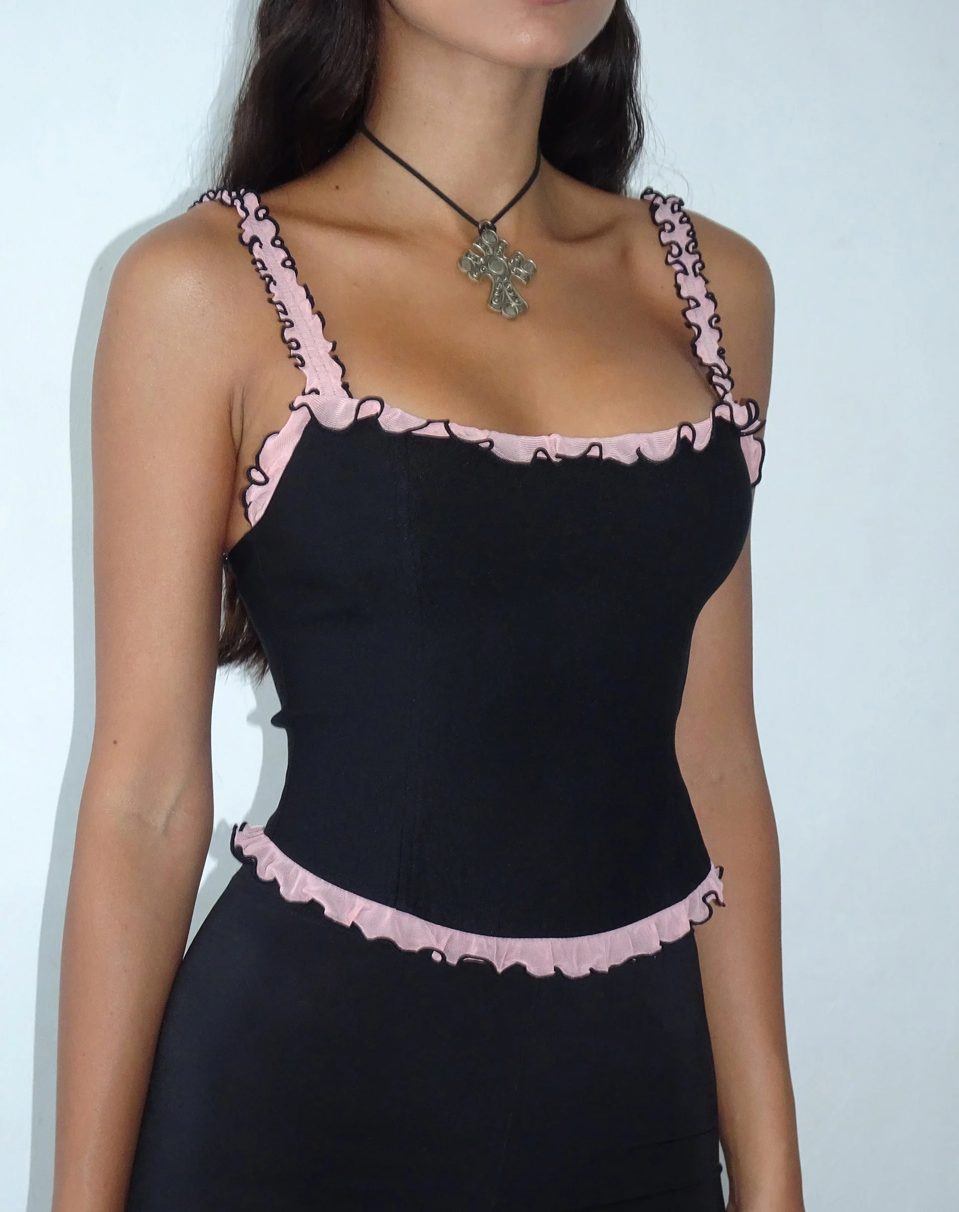 Idalia Korsett-Top in Schwarz mit rosa Maschenrüsche - Image 3