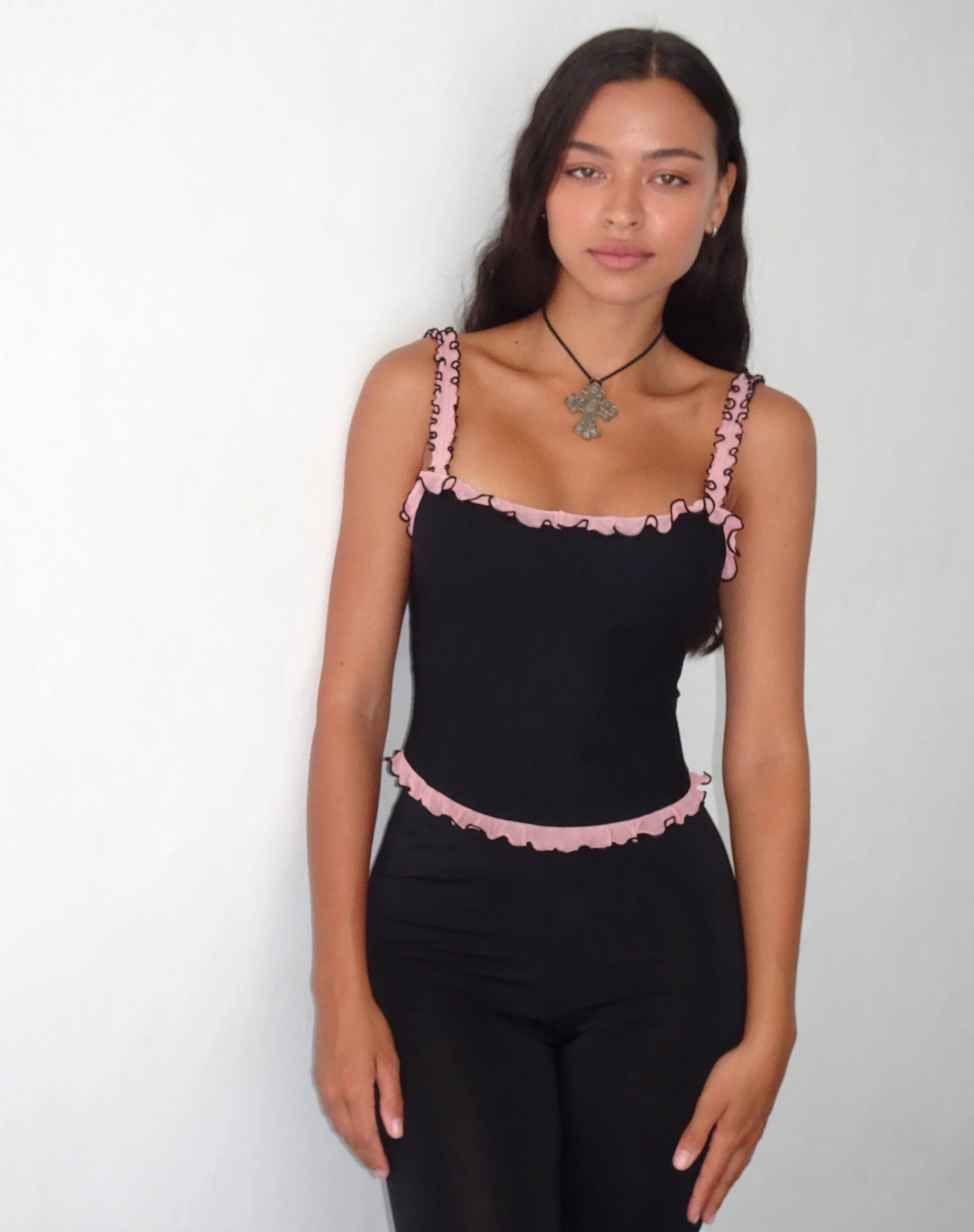 Idalia Korsett-Top in Schwarz mit rosa Maschenrüsche - Image 5