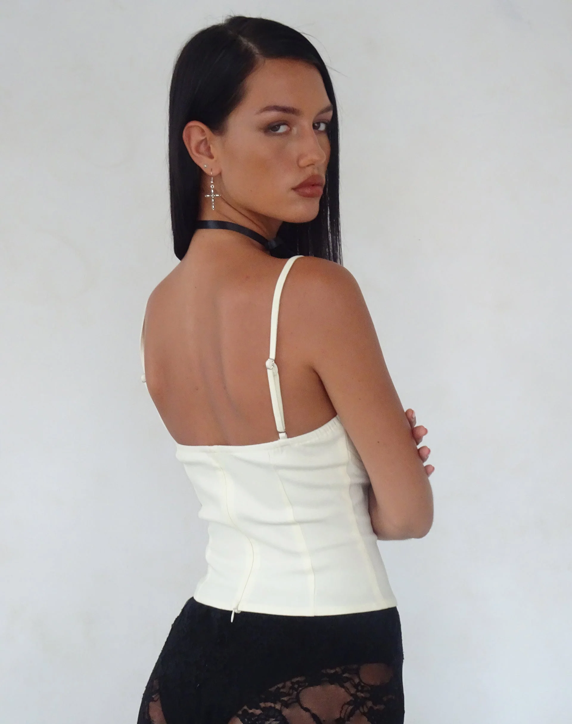 Indus Cami Top in Creme mit Rosettenmuster - Image 5