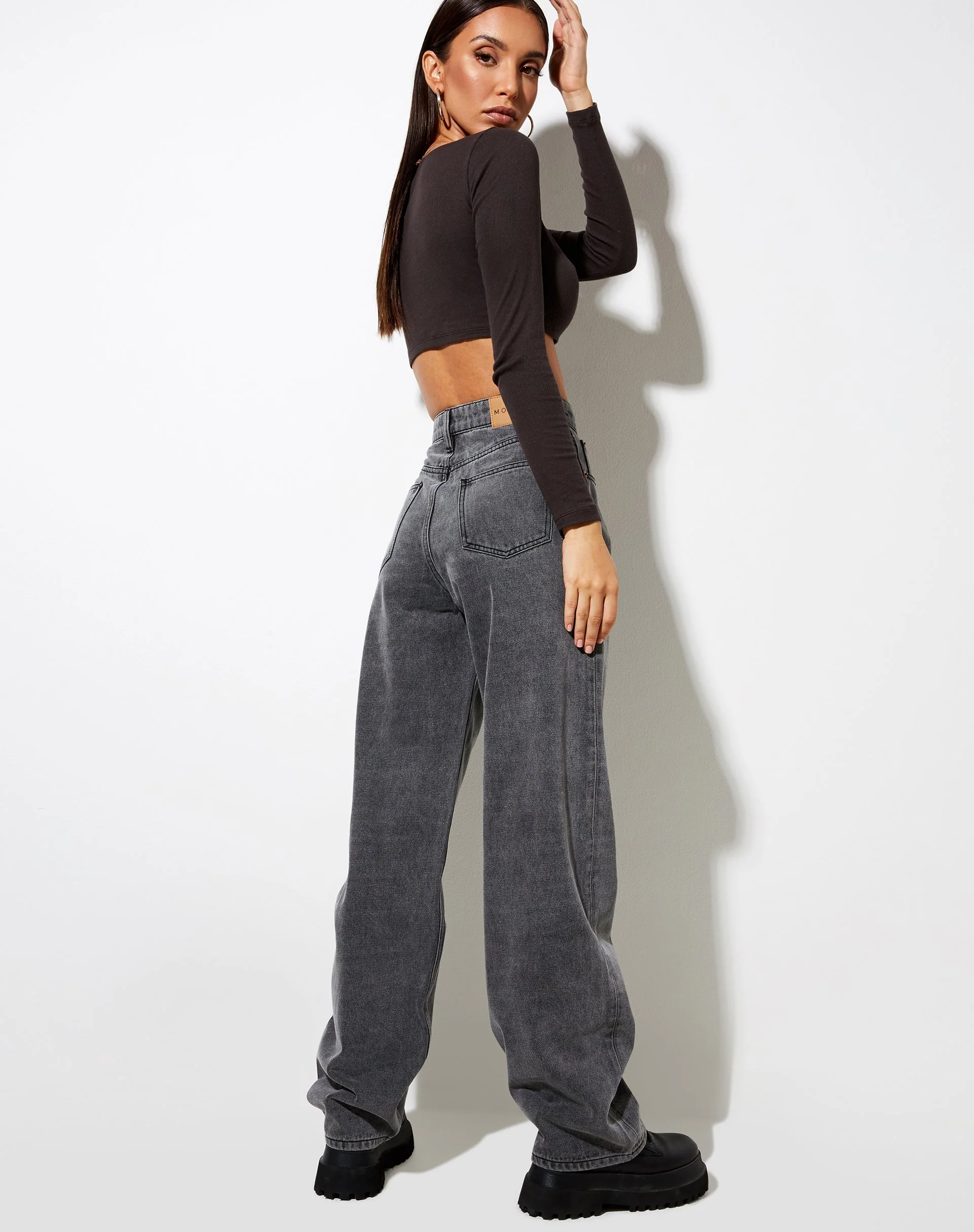 Ineke Crop Top In Rippe geschwärzt Perle - Image 4