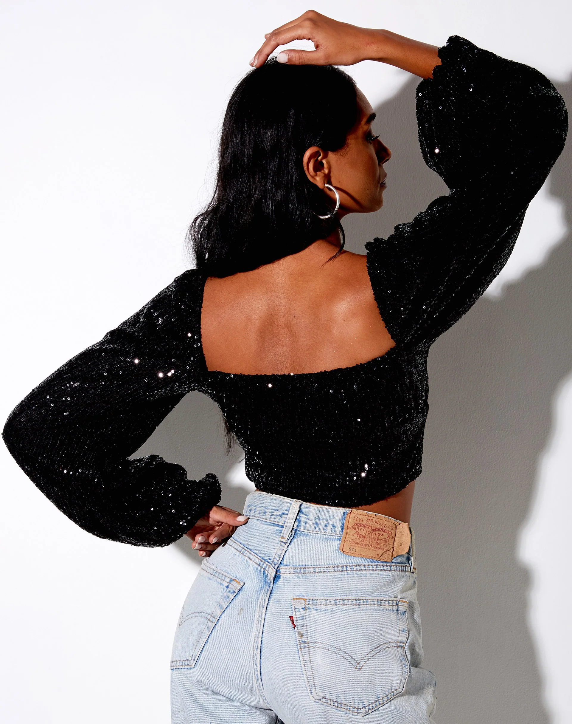 Irene Crop Top aus Drape Pailletten Schwarz - Image 2