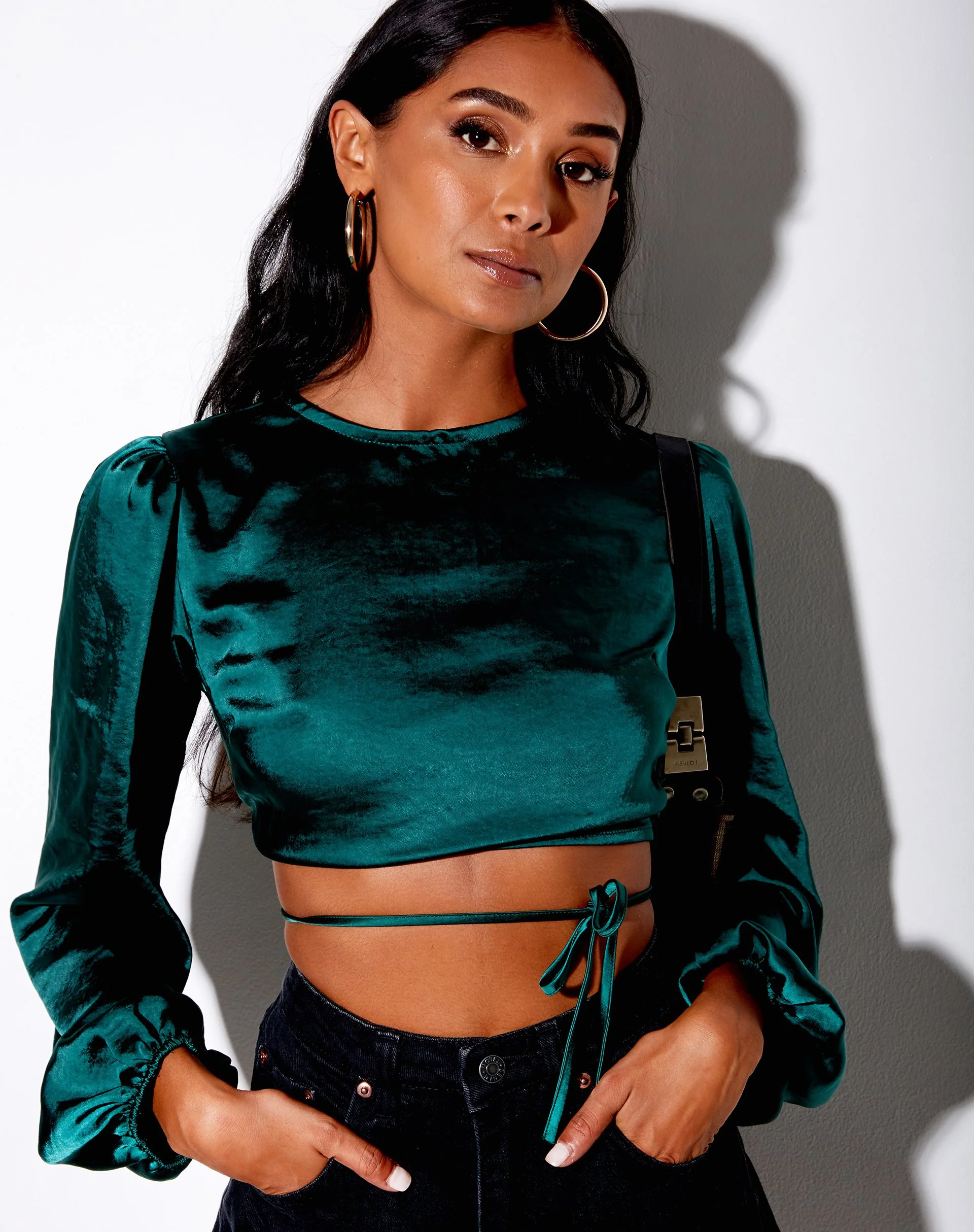 Irisia Crop Top in Satin Waldgrün - Image 3