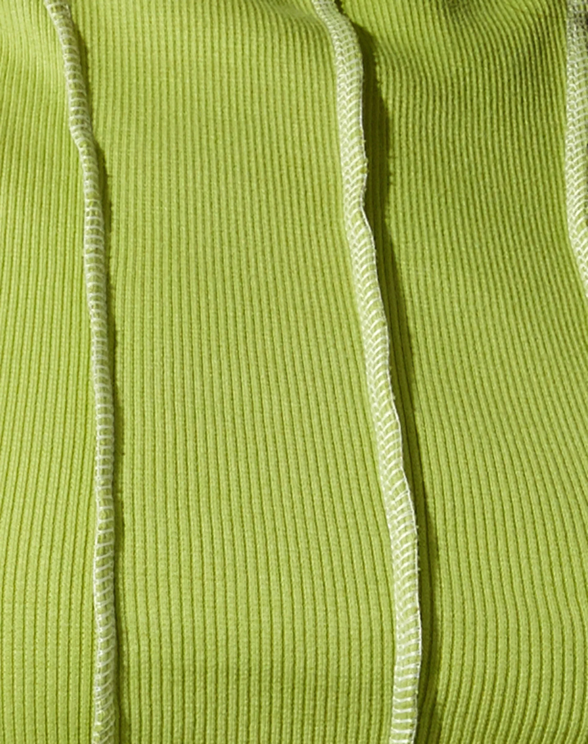 Ivy Vest Top in Rib Leaf Green mit elfenbeinfarbenen Nähten - Image 7