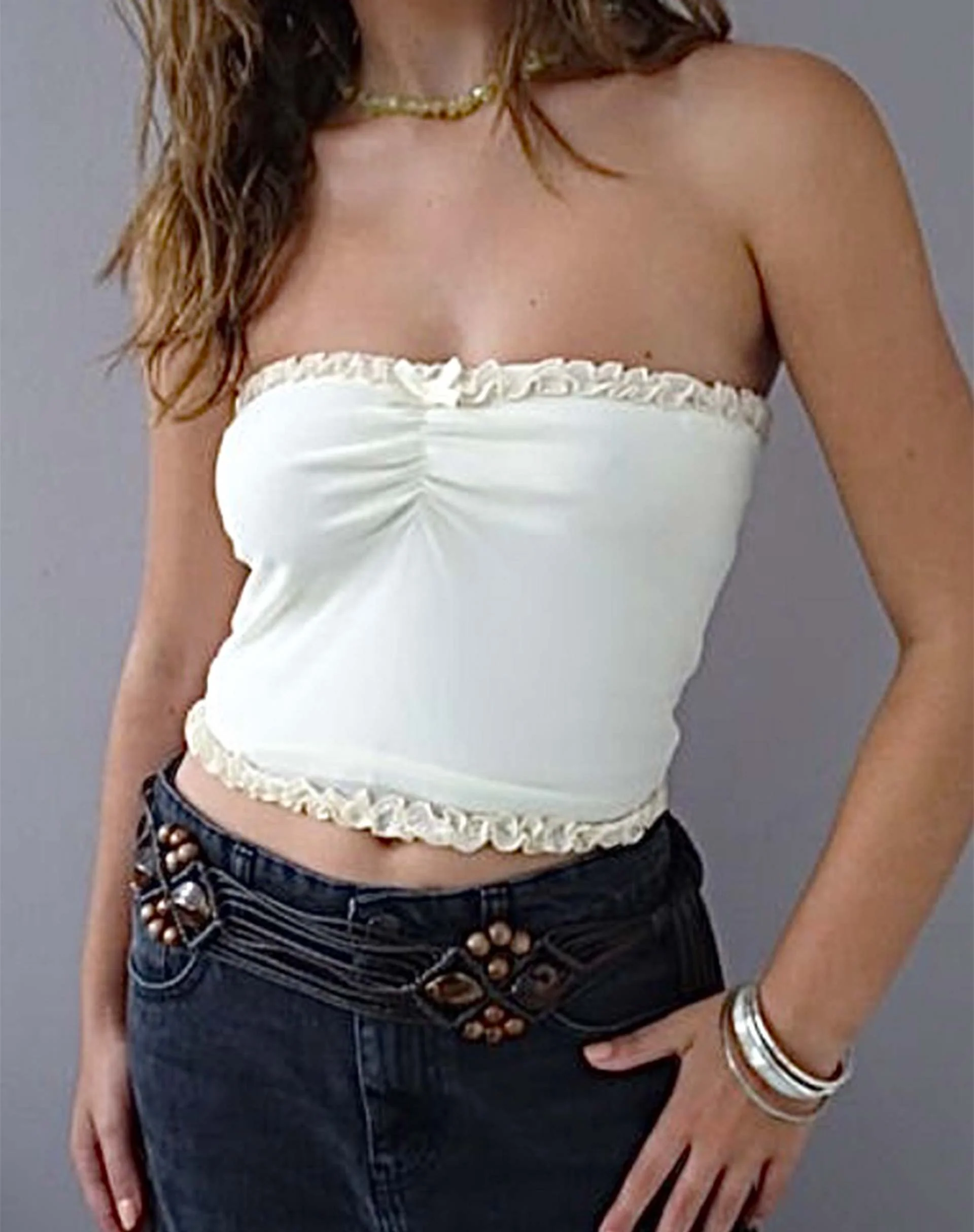 Jachai Bandeau-Top mit Rüschendetail in Off White - Image 2