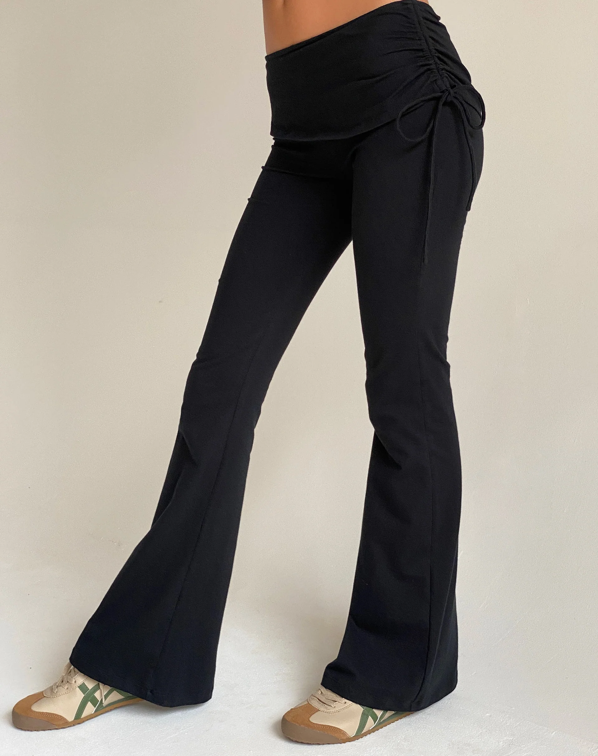 Jacie Jersey-Schlaghose in Schwarz - Image 2