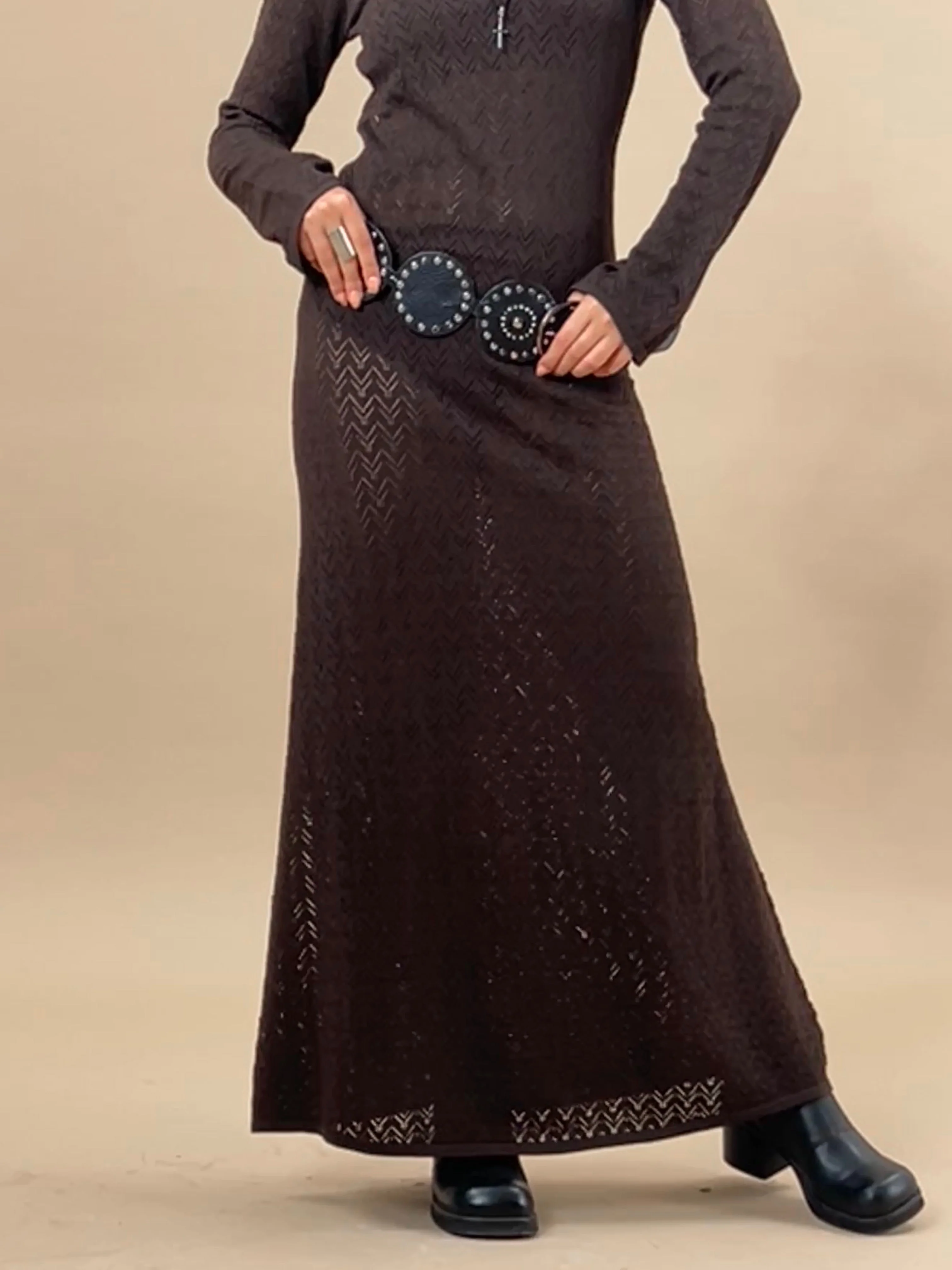 Jadie Langärmeliges Maxikleid in Kaffee - Image 5