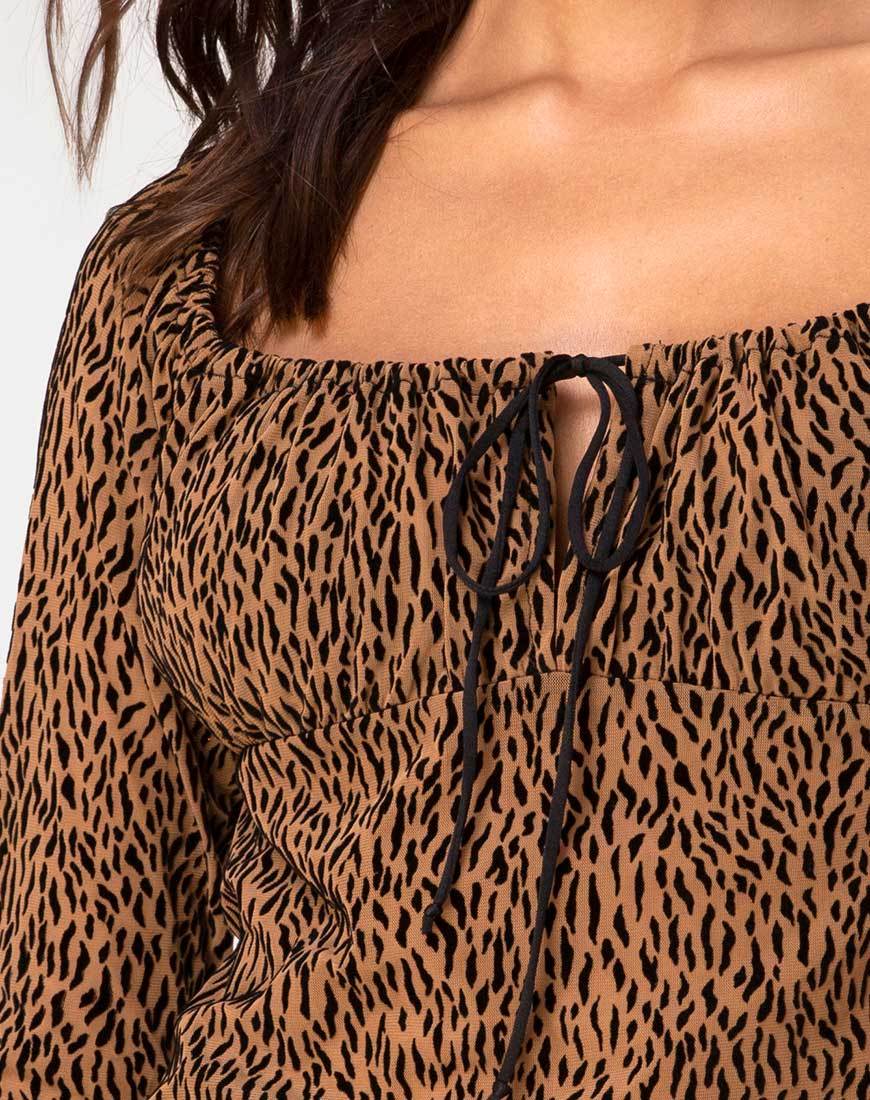 Janina Top in Tierflock Tan Netz - Image 5
