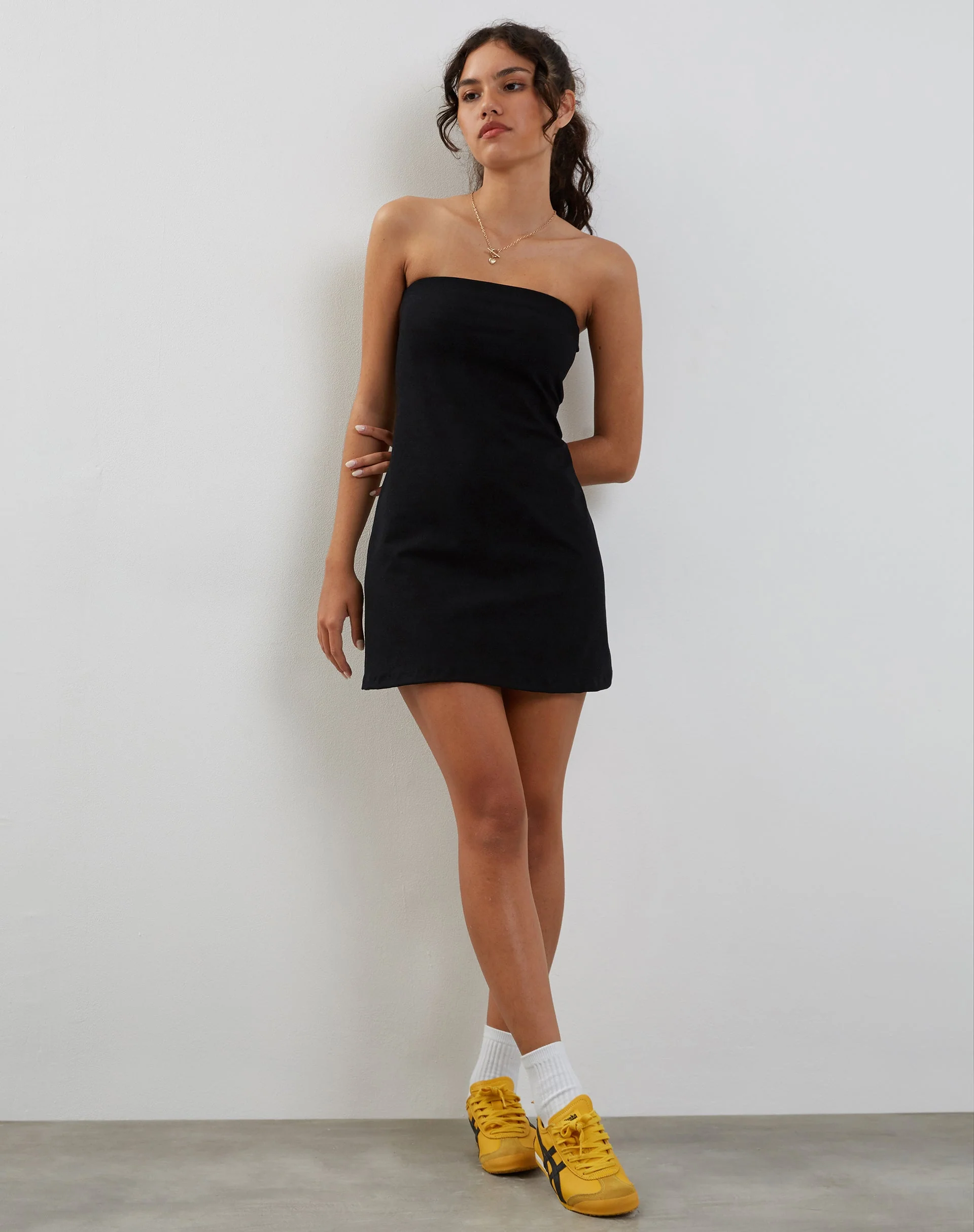 Jeriah Bandeau-Minikleid in Schwarz - Image 5