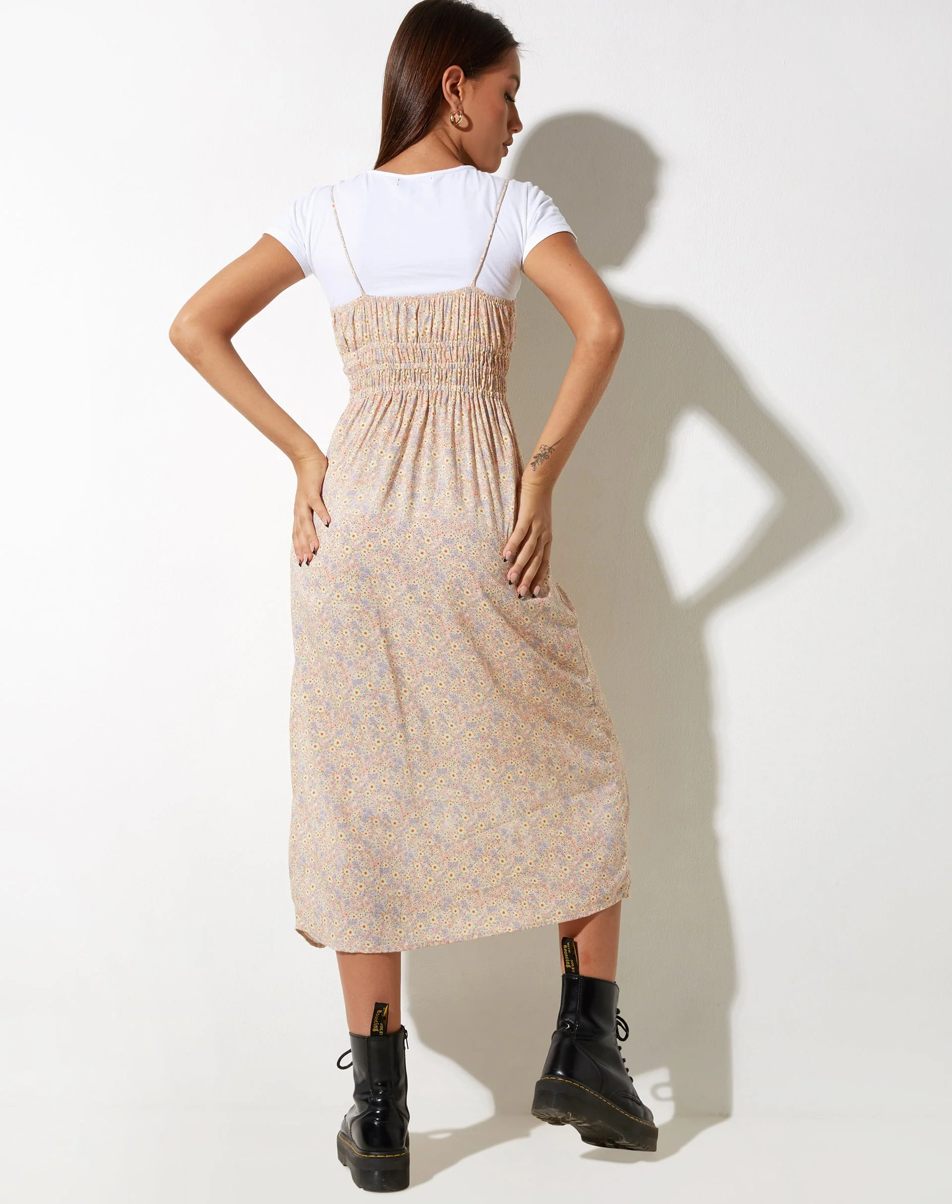 Jeyro Midikleid in 70er Jahre Prairie Girl Floral - Image 5