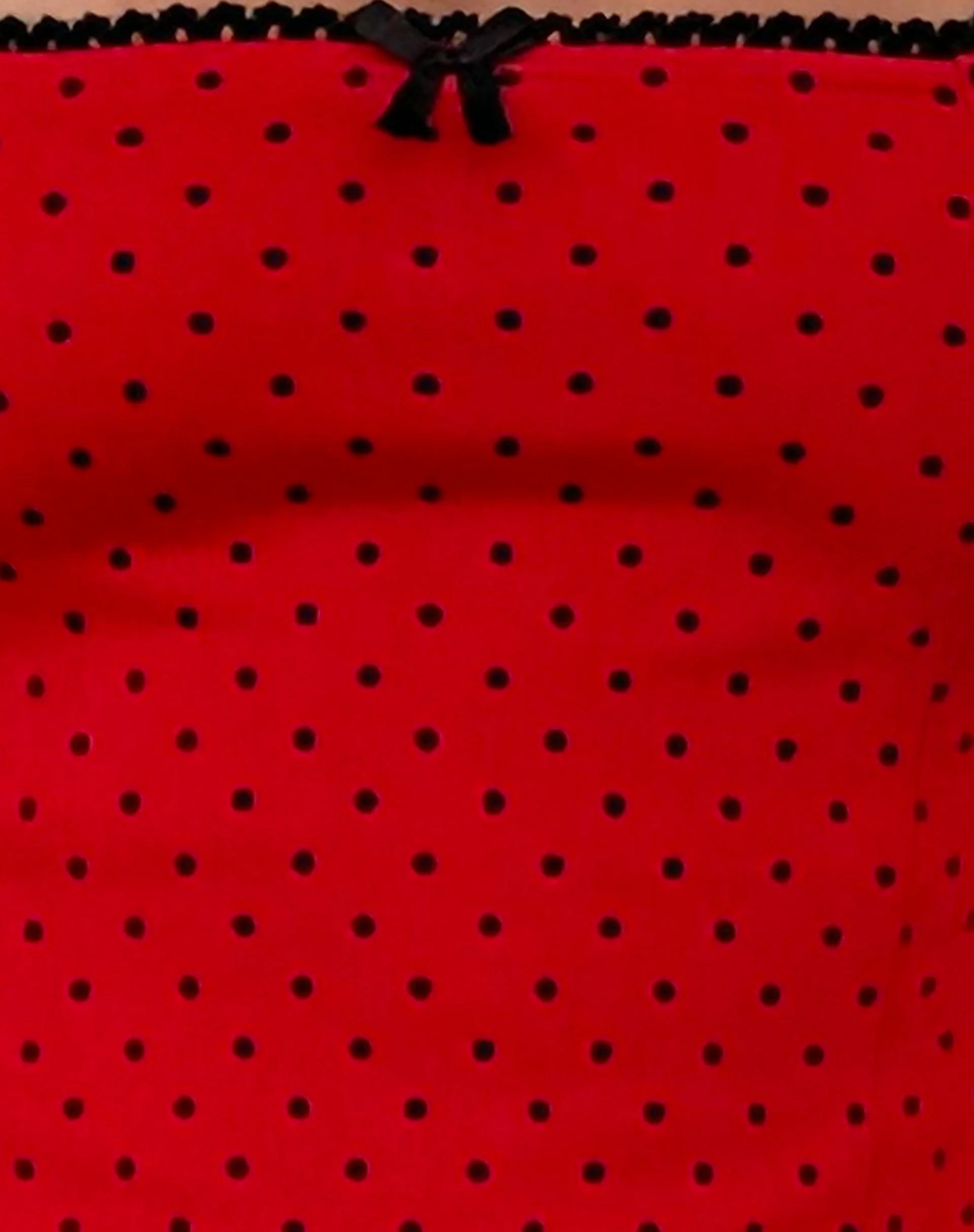 Jinae Minikleid mit Faltenwurf aus rotem Polka-Satin - Image 6