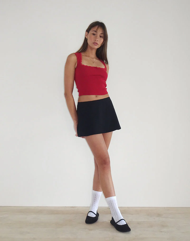 Jinila Top in Adrenalin Rot mit Spitzenbesatz und Schleife - Image 5