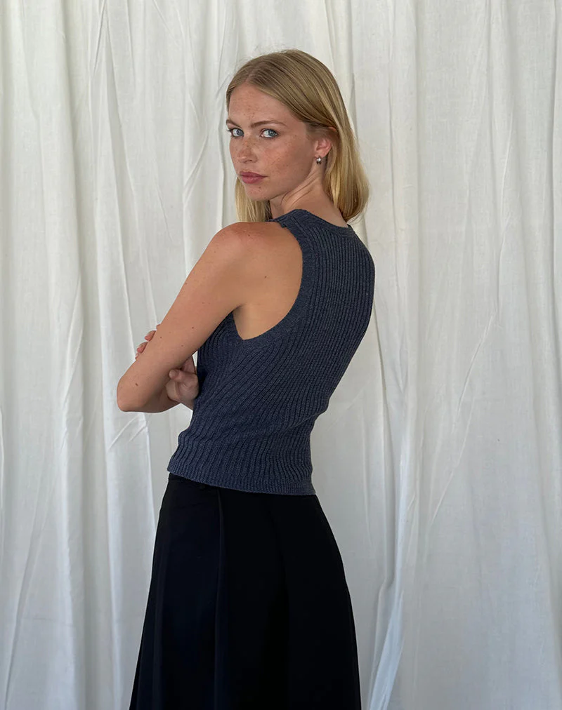 Jiselle Gestricktes Tank-Top in Dunkelkohle - Image 3