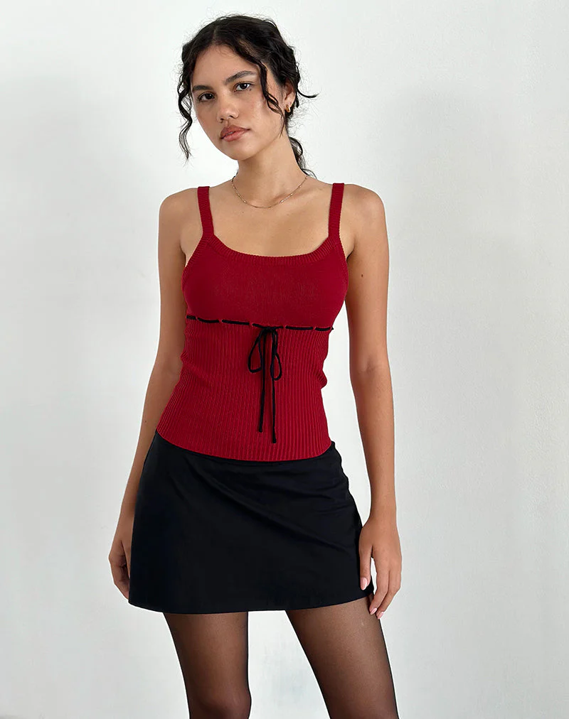 Joanie Rib Cami Top in Rot mit schwarzer Krawatte - Image 5