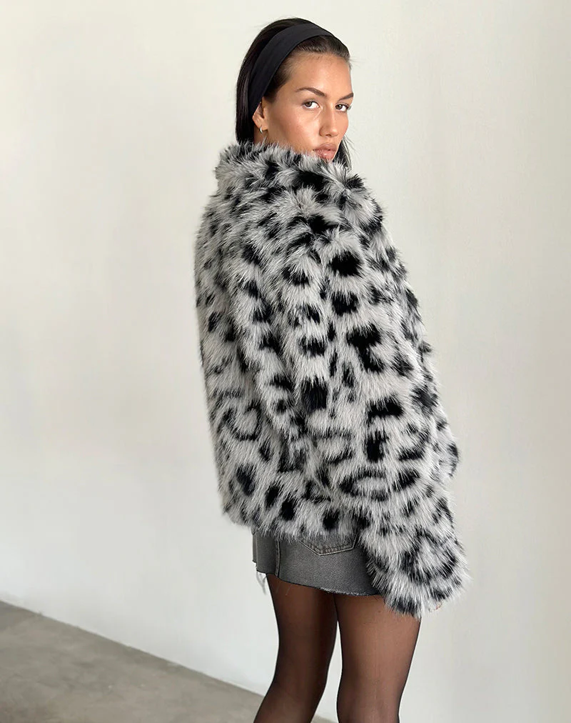 Joji Gekürzte Jacke aus Kunstfell in Grau Leopard - Image 3