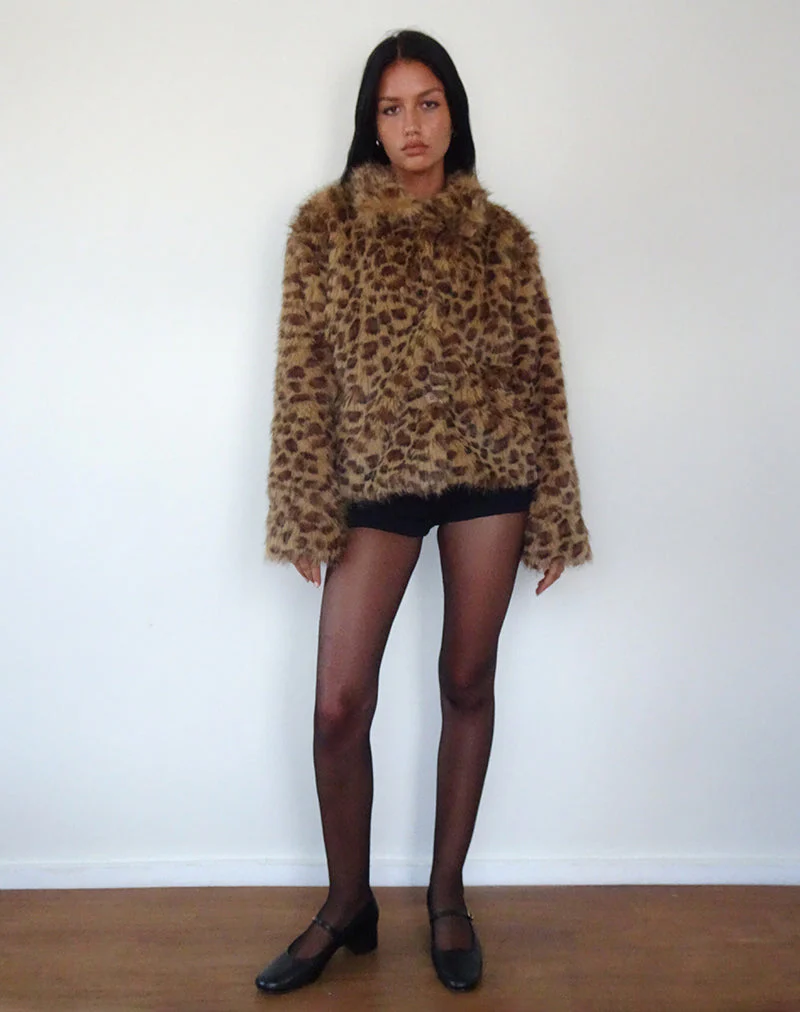 Joji Crop Jacke aus Kunstfell in Braun Leopard - Image 5