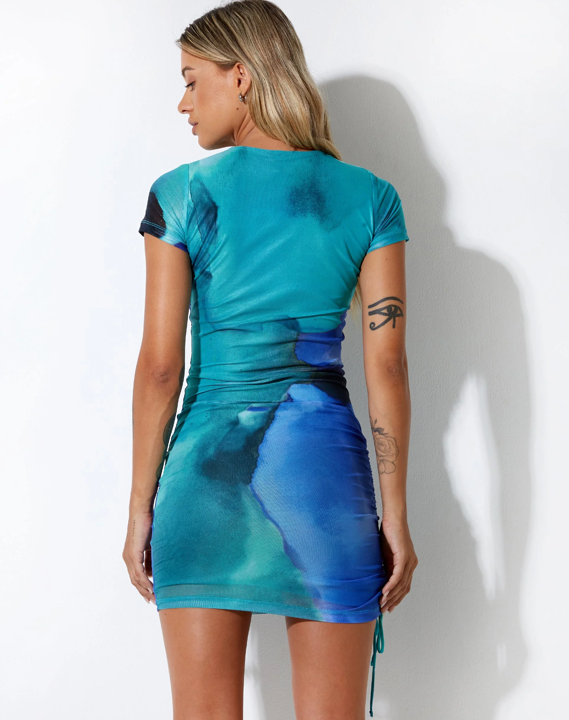 Julep Minikleid in Fluid Watercolour Wash - Image 3