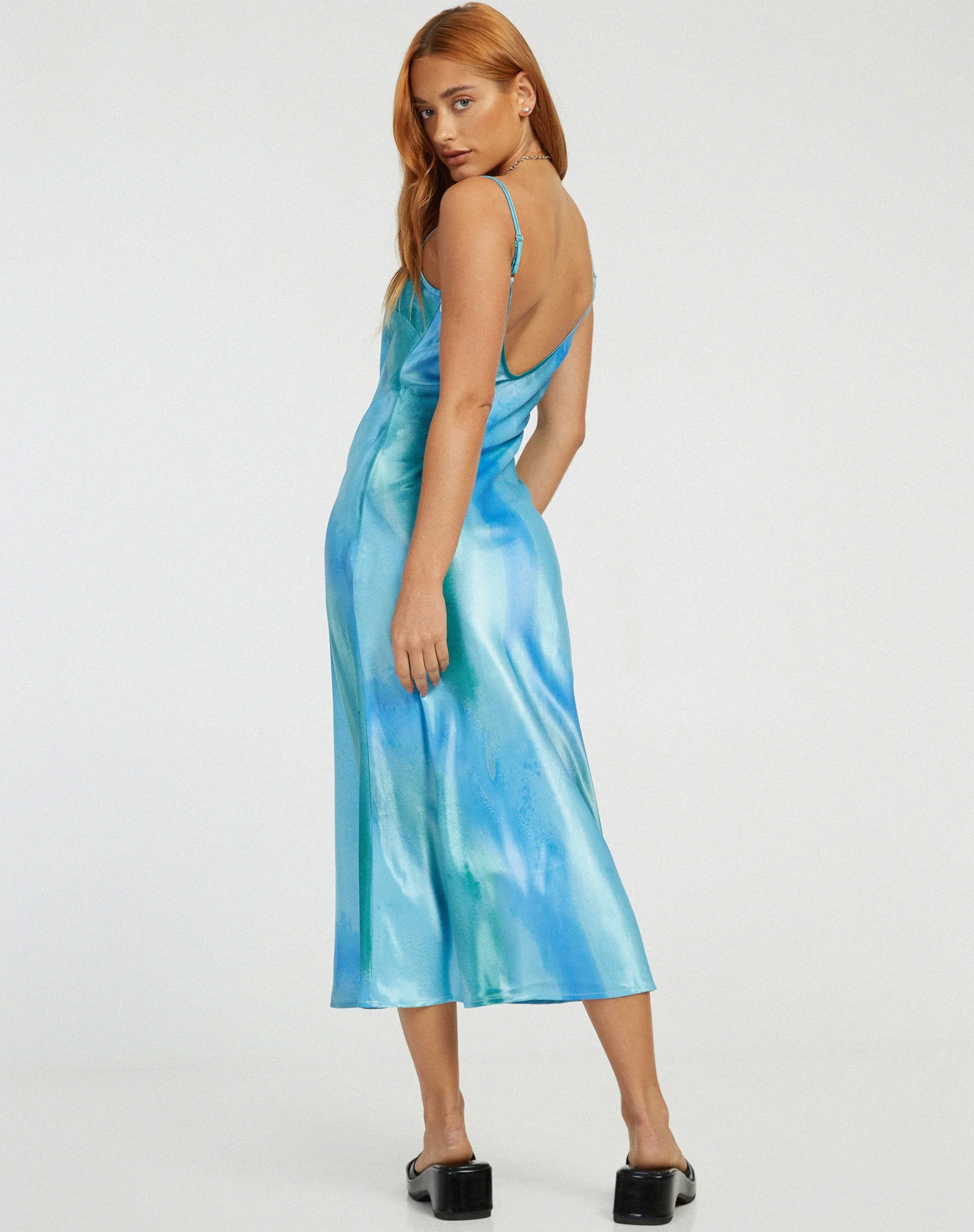 Juvina Midikleid aus Satin Watercolour Tosca - Image 3