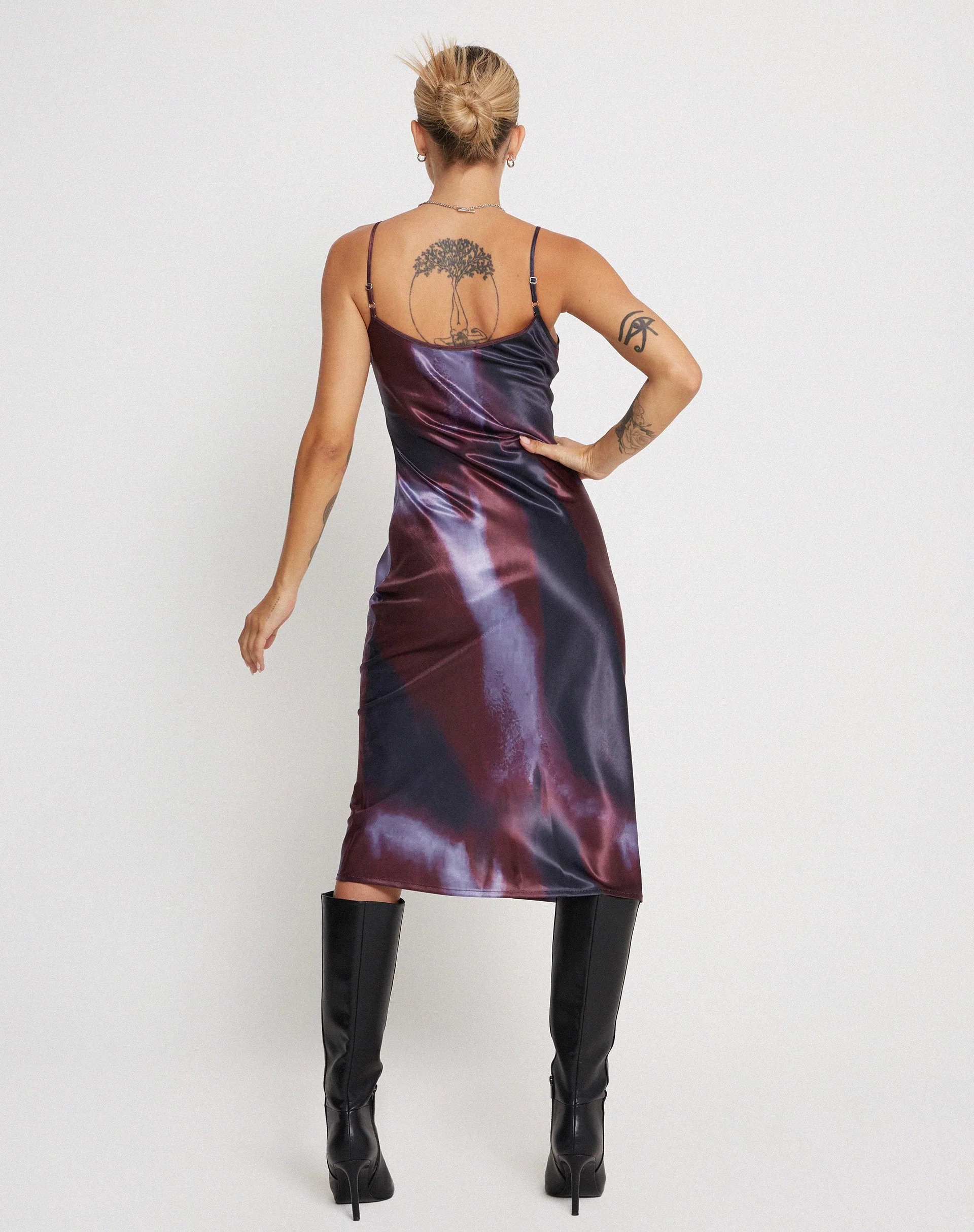 Juvina Midikleid aus Satin Watercolour Pflaume - Image 3