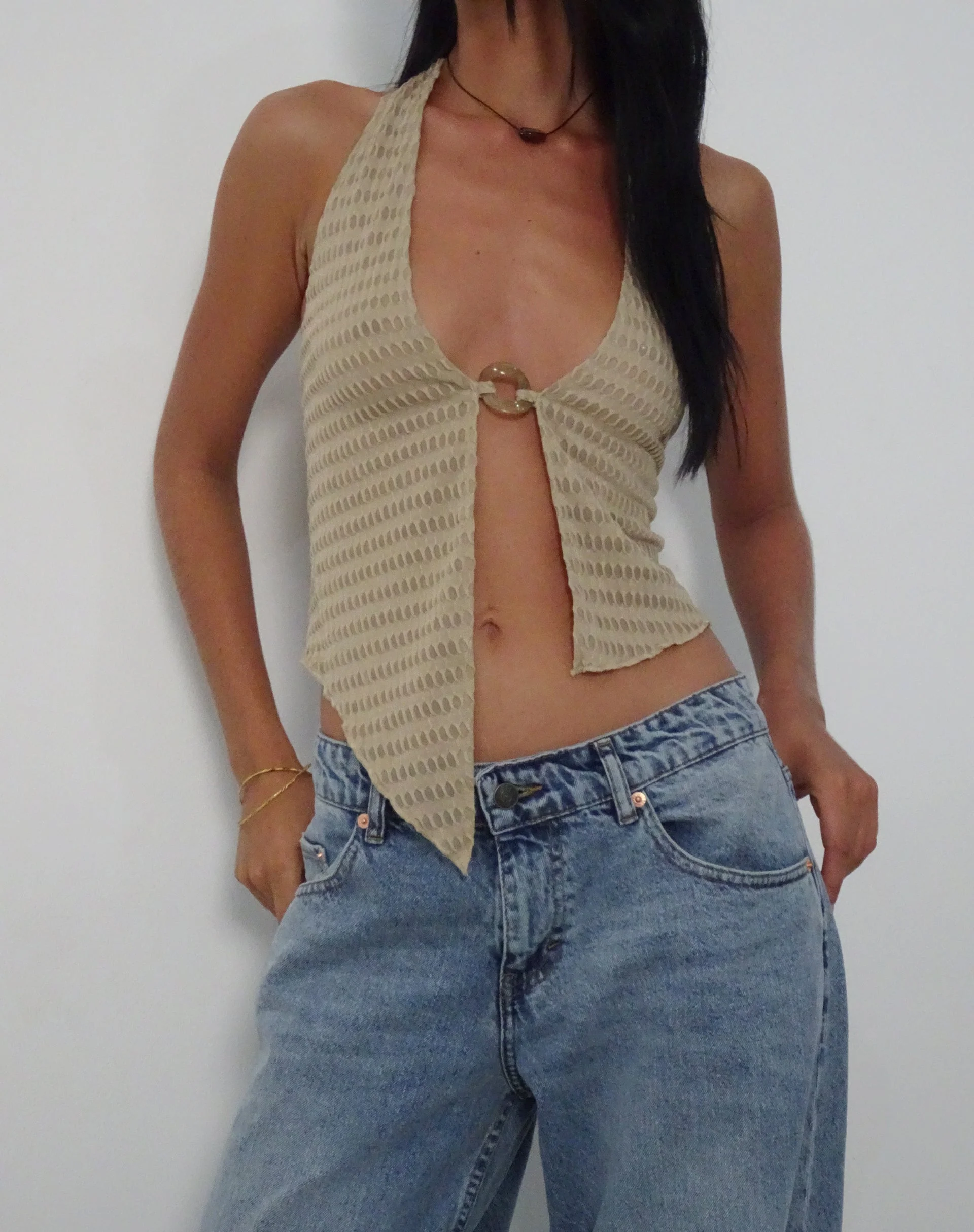 Kacie Waffelstrick-Halfterneck-Schmetterlingsoberteil in Hafer - Image 2
