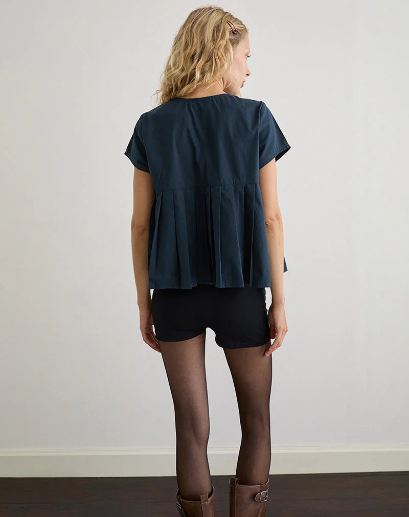 Kaelis Faltenbluse aus Popeline Dunkelmarine - Image 4