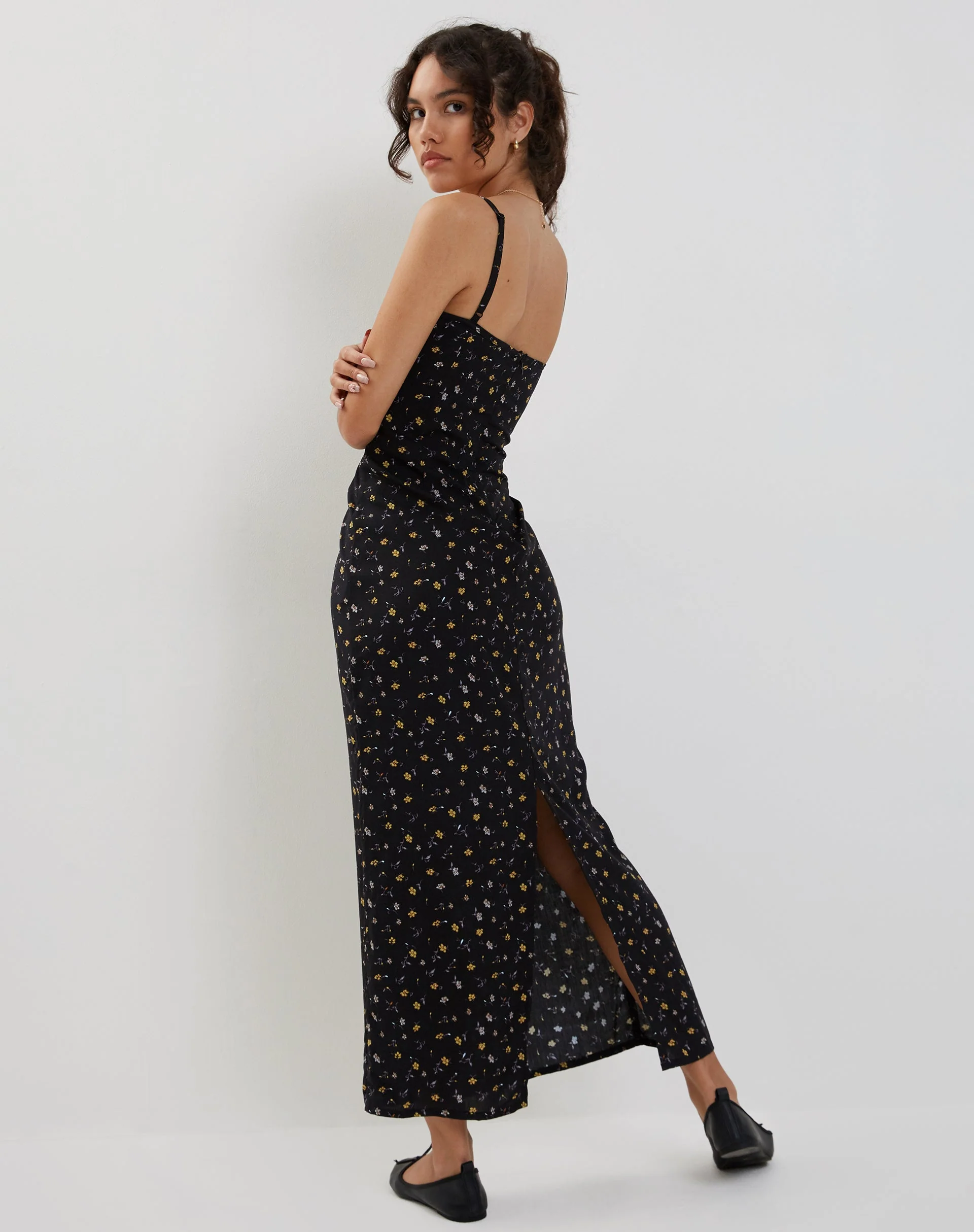 Kafka Maxikleid in Pretty Petal Schwarz - Image 4