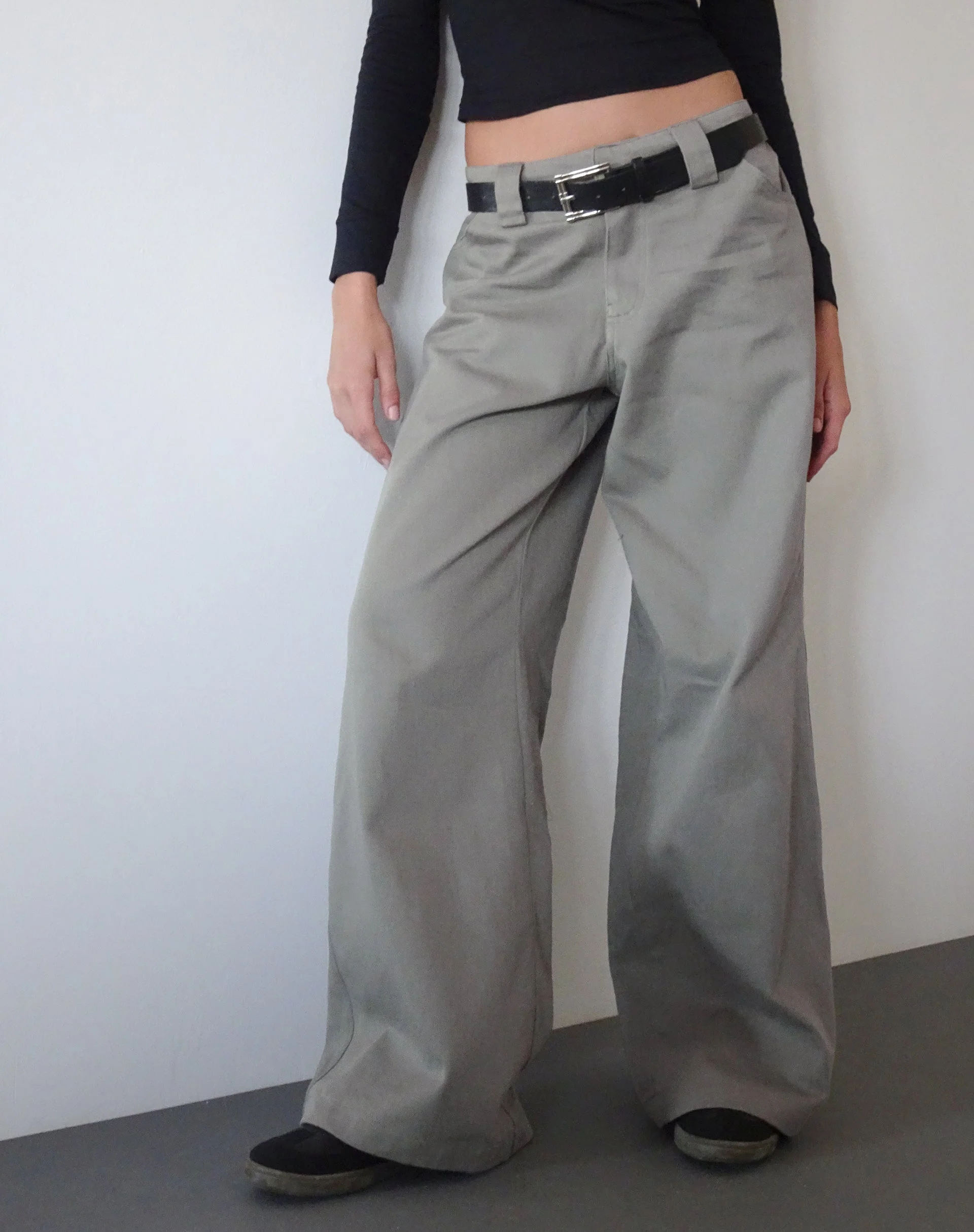 Kaomy Hose mit weitem Bein in Schiefergrün - Image 2