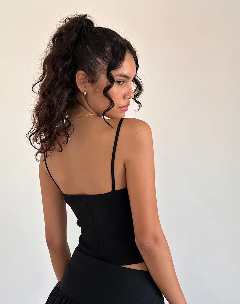 Karda Cami Top in Schwarz mit kontrastierendem Band - Image 5