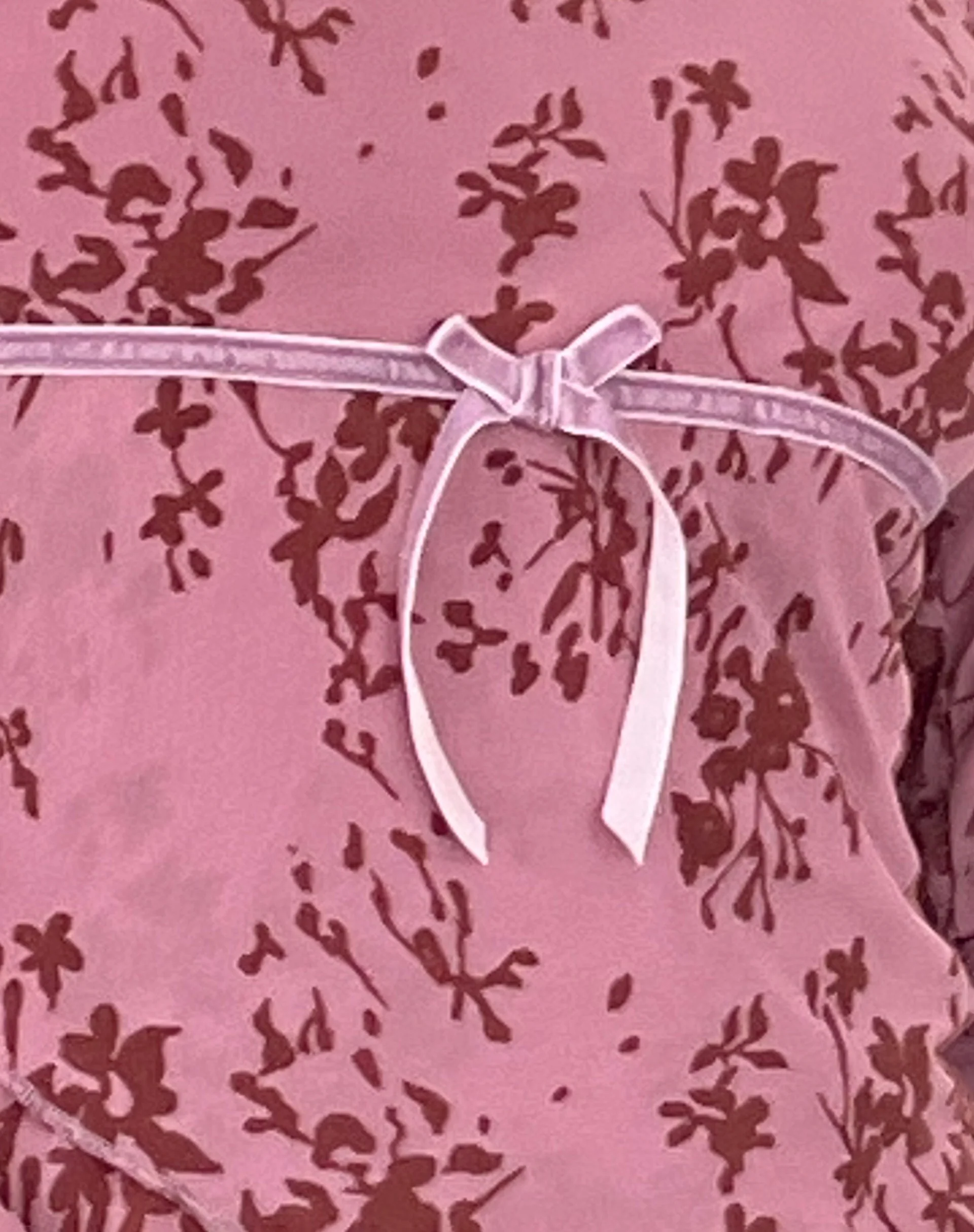Kareena Langärmeliges Bardot-Top in abstraktem Botanic Mauve - Image 6