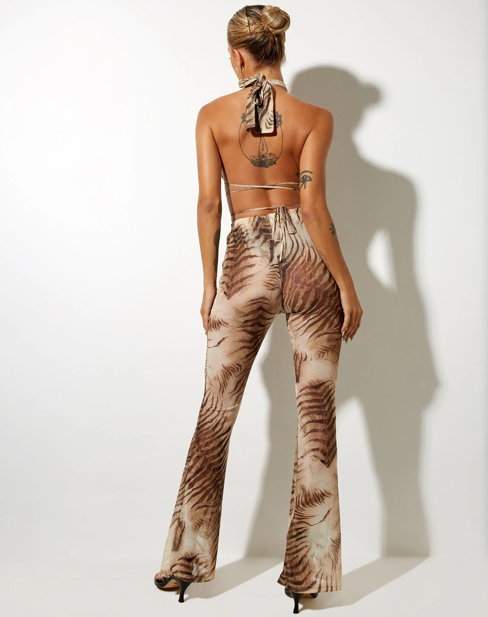 Katara Riemchen-Top in Tiger Brown - Image 7