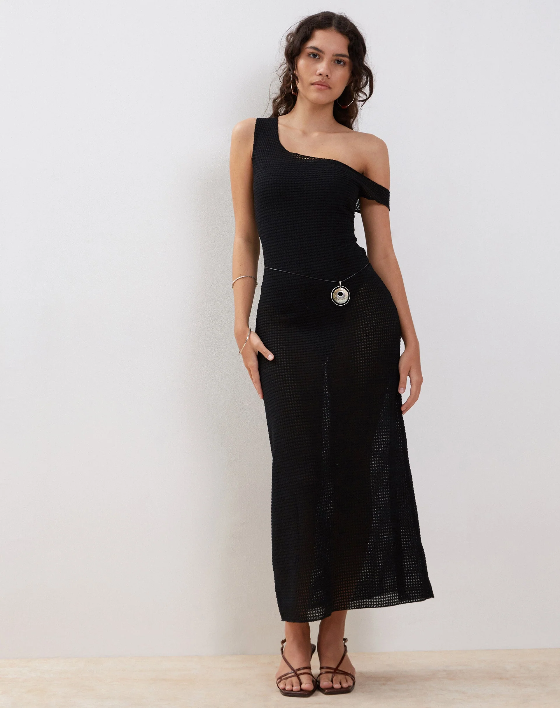 Katja Maxikleid aus schwarzer strukturierter Häkelei - Image 6