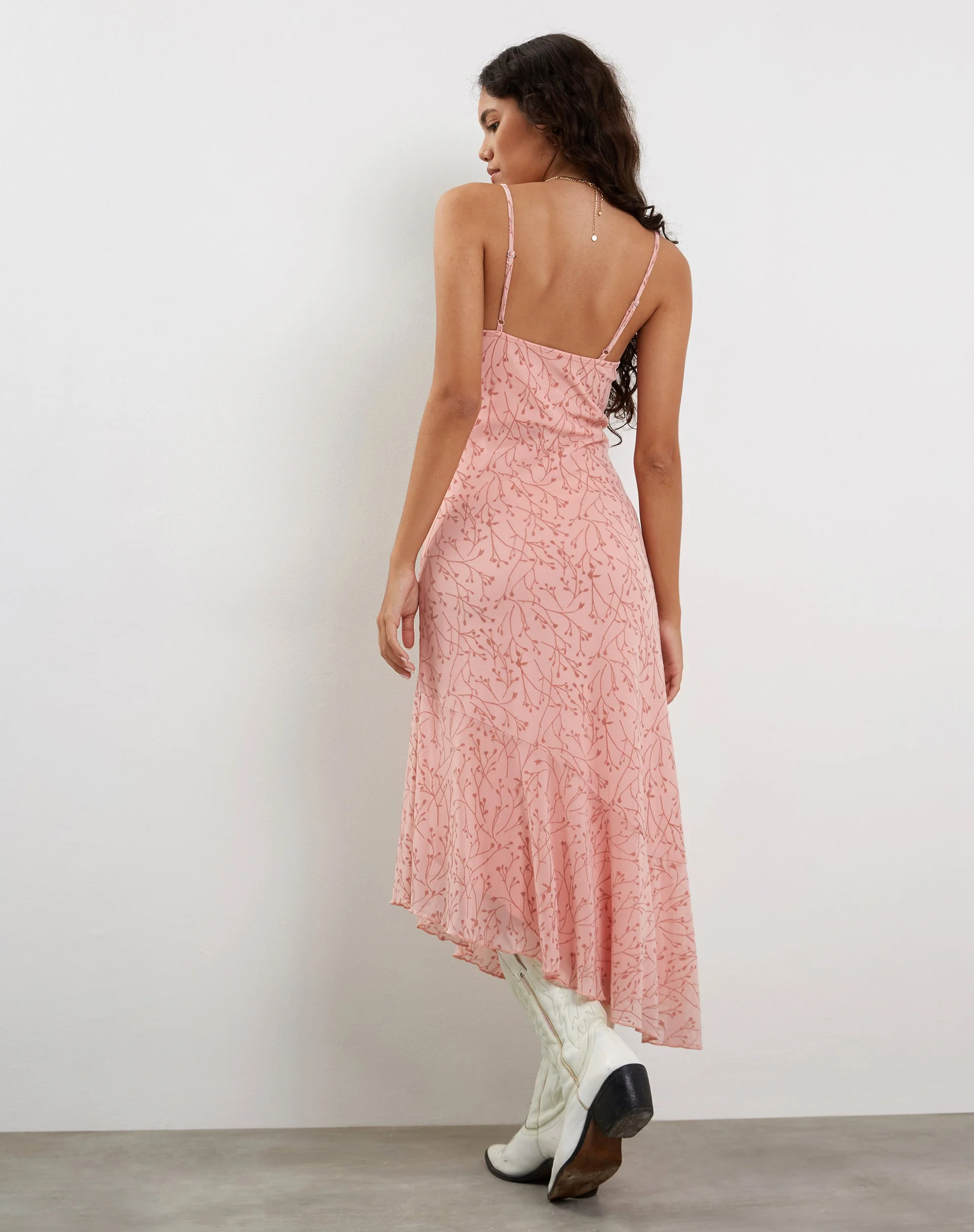 Kavala Asymmetrisches Midikleid in Shadow Floral Pink - Image 3