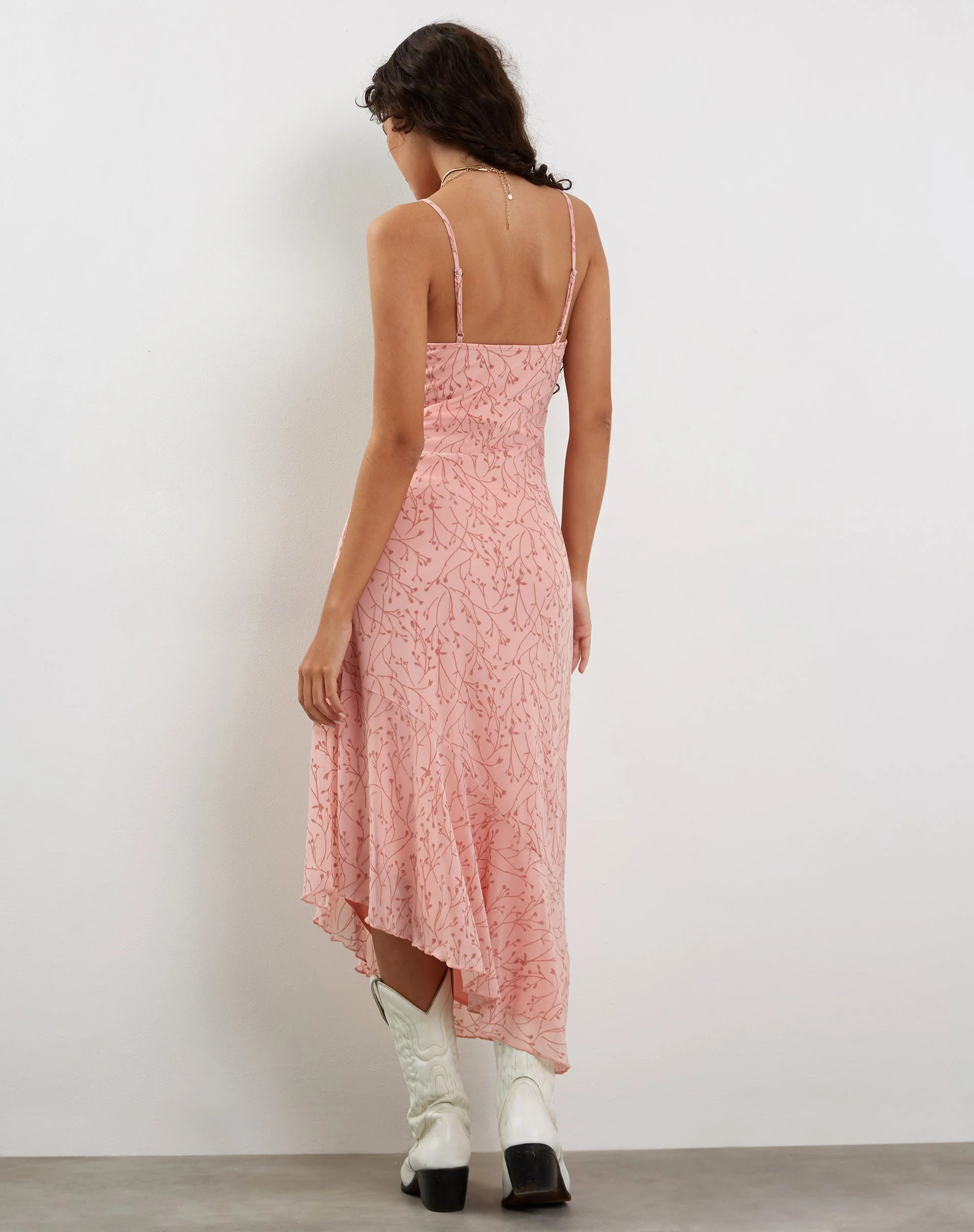 Kavala Asymmetrisches Midikleid in Shadow Floral Pink - Image 5