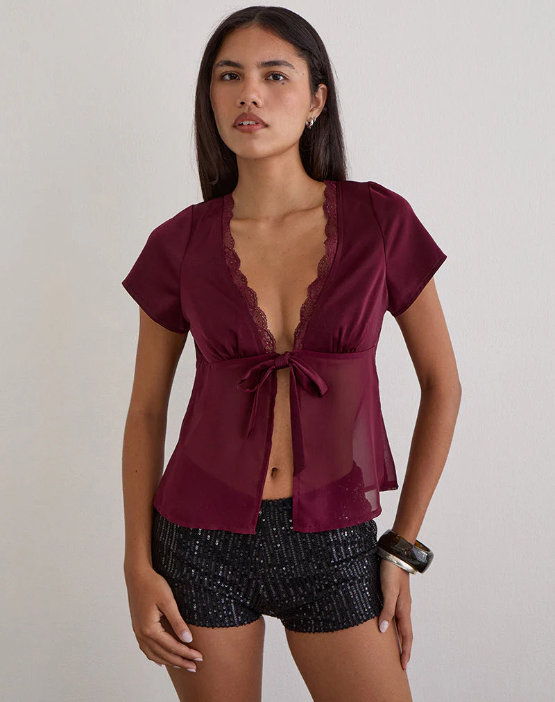 Kilu Top aus Satin-Chiffon in Burgunderrot - Image 2